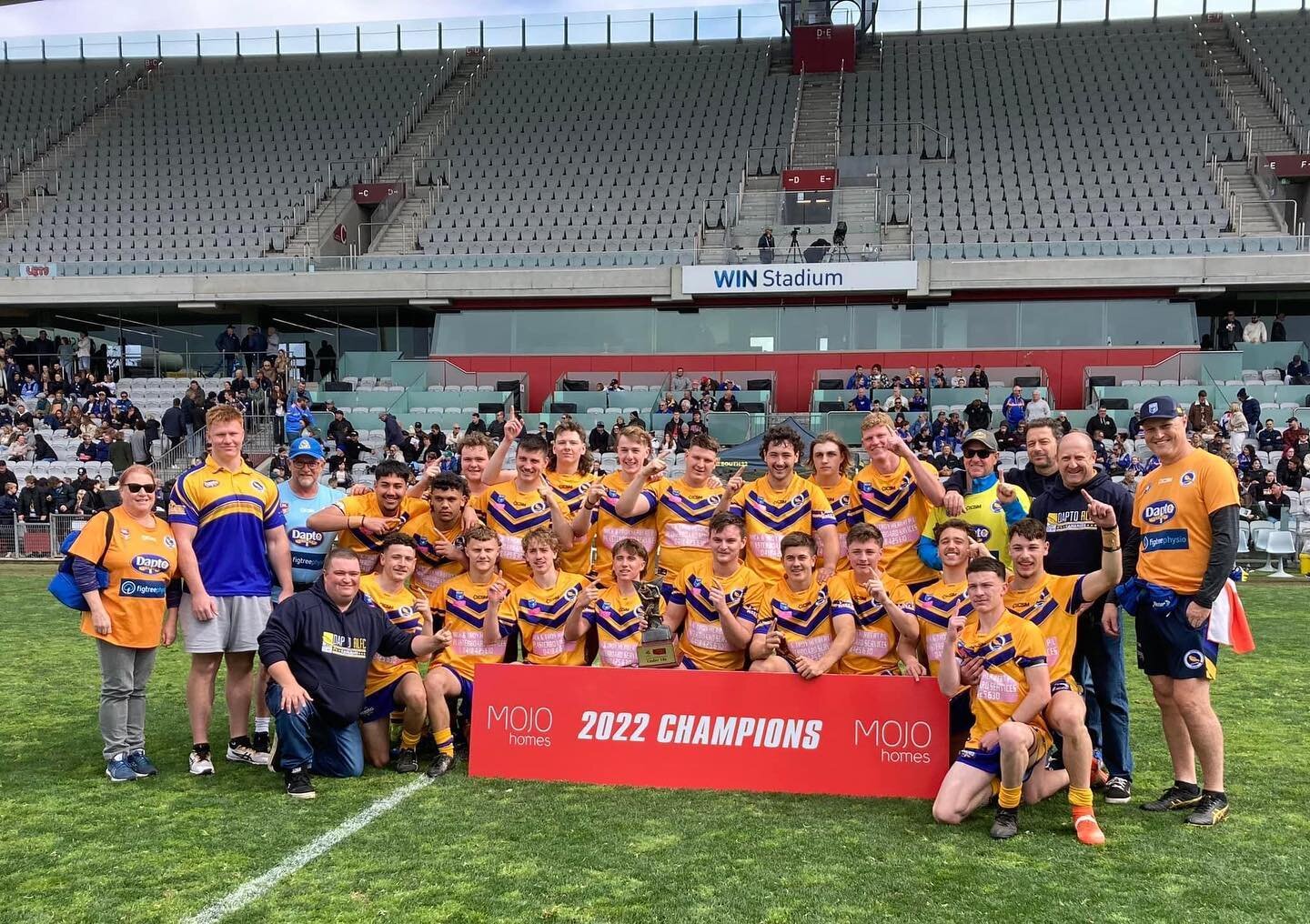 🏆🎉GRAND FINAL WINNERS 🎉🏆
Congratulations to the Under 18s on winning the 2022 Grand Final 28-16 against Thirroul Butchers! 🐤

Also, well done today&rsquo;s Man of the Match Jaxon Lavender! 👏

#YTB #DaptoCanaries #UpTheCanaries #DaptoProud