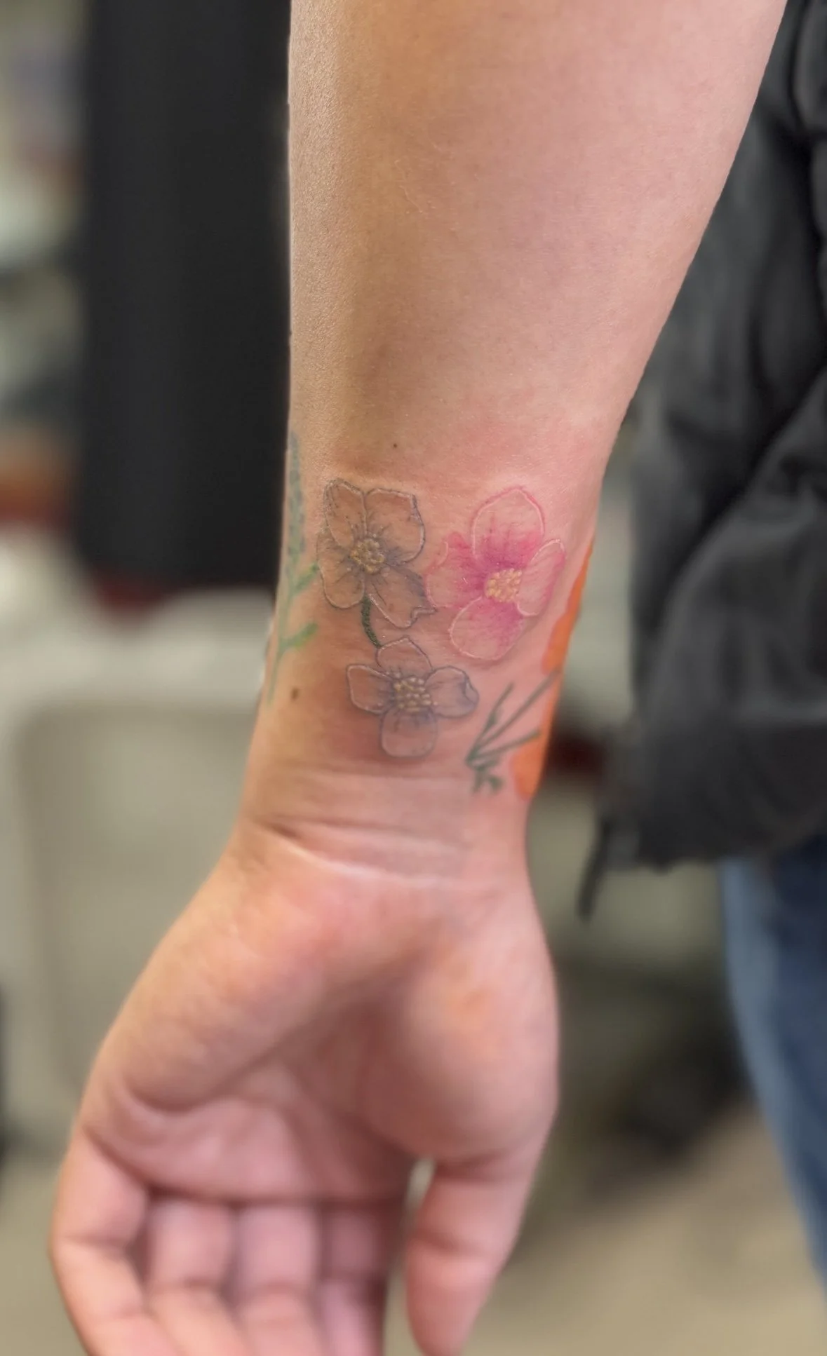 Dogwood flowers small.jpg