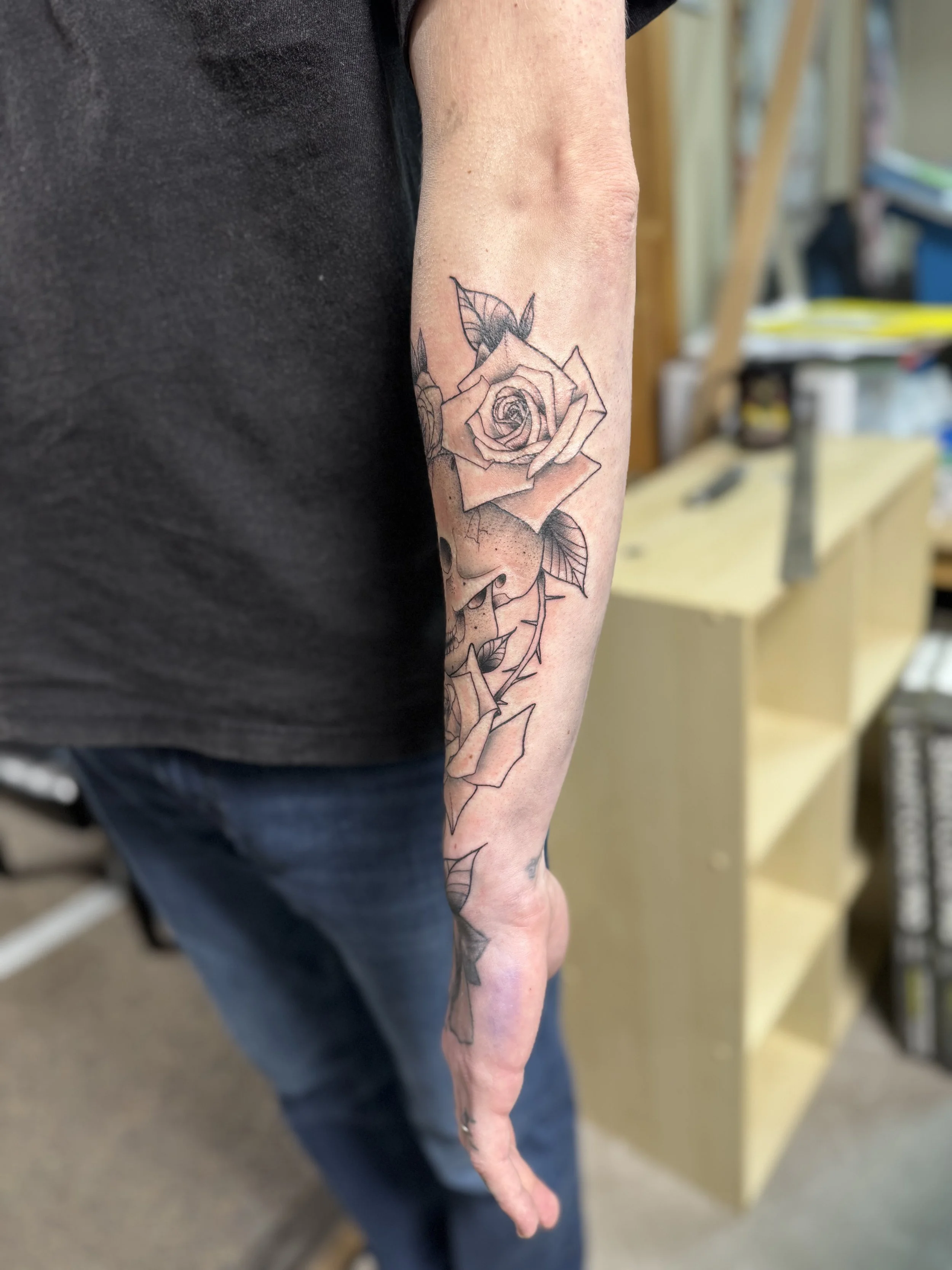 BG skull, thorns, roses 2.jpeg