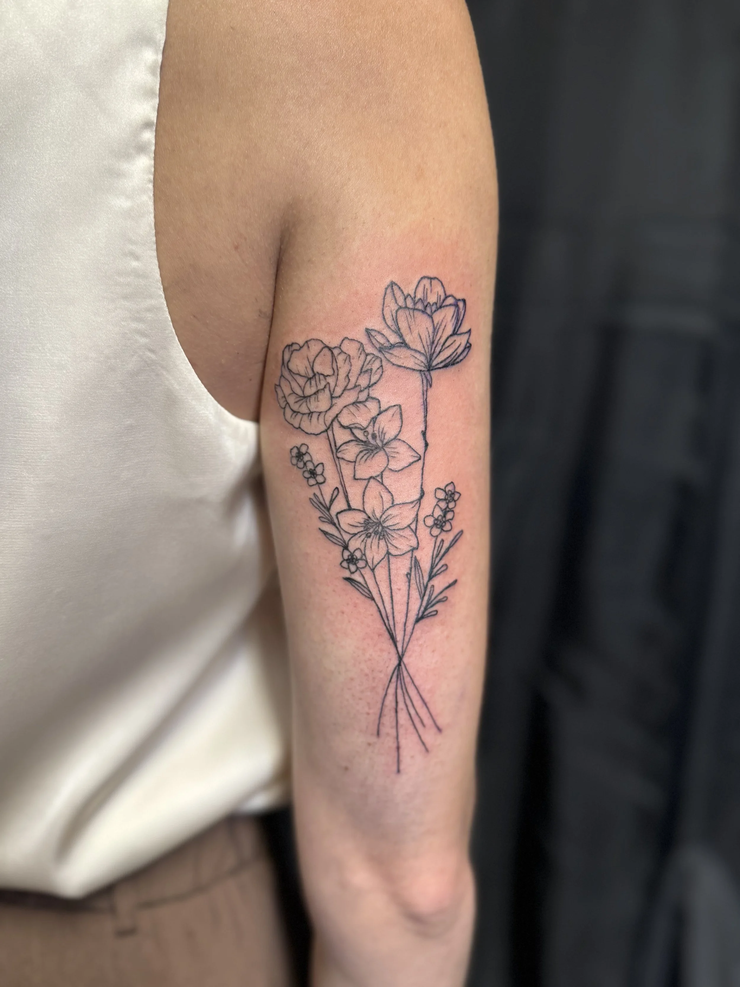 Jessalyn  fine line flower bouquet.jpg