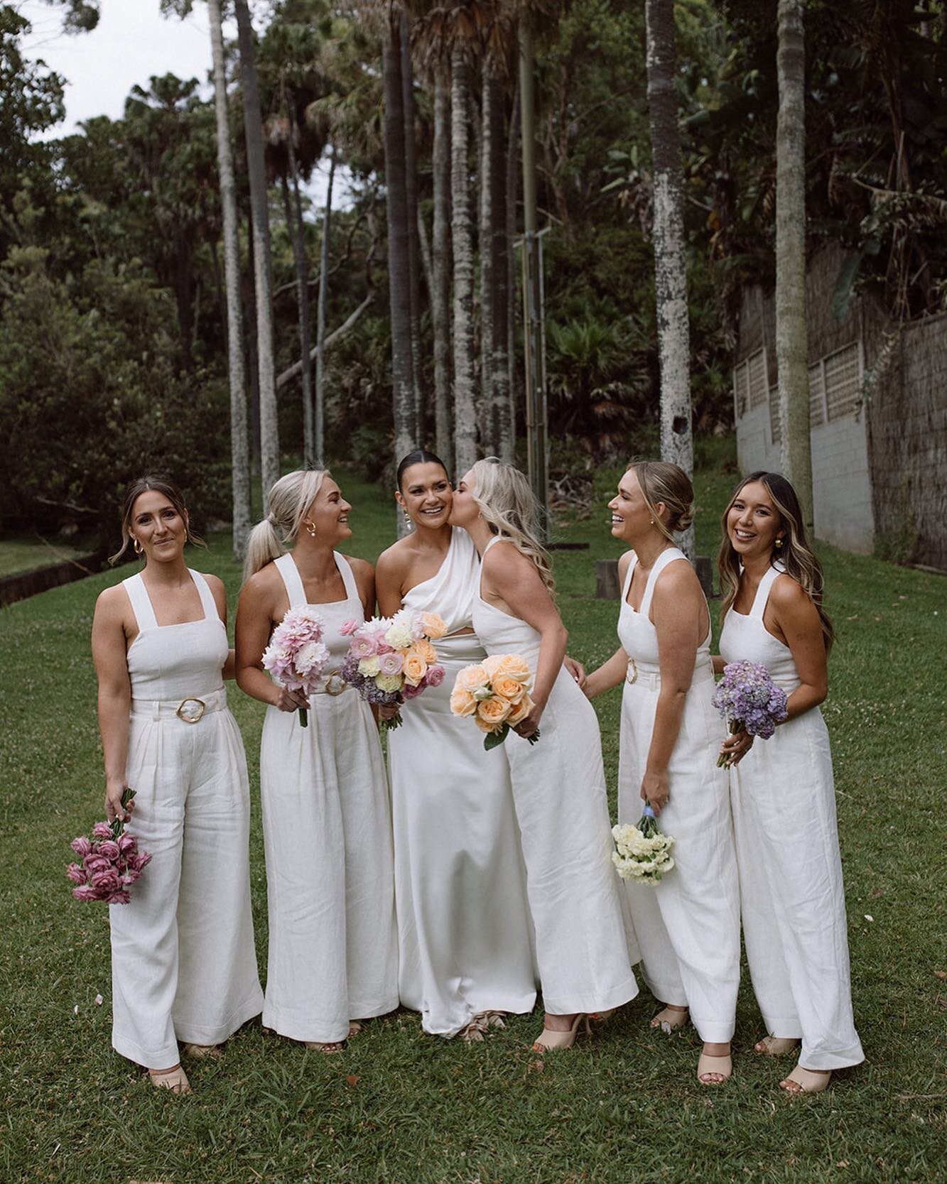 Oh here&rsquo;s some of them South Coast babes now 😍 

White wedding party jumpsuits for these sweet things, sharing the love with their gal Sal.

Cracker list of vendors:
Photos - @tomcoburn_ 
Cele - yours truely @the_romantic_celebrant 
Venue - @d