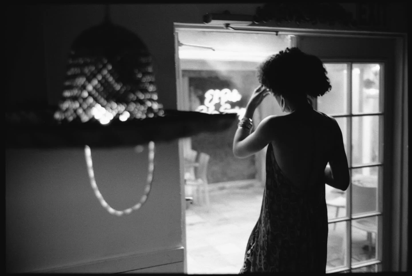 BTS on shoot for Oasis Magazine 
#leicam6 #sumicron35 #delta400