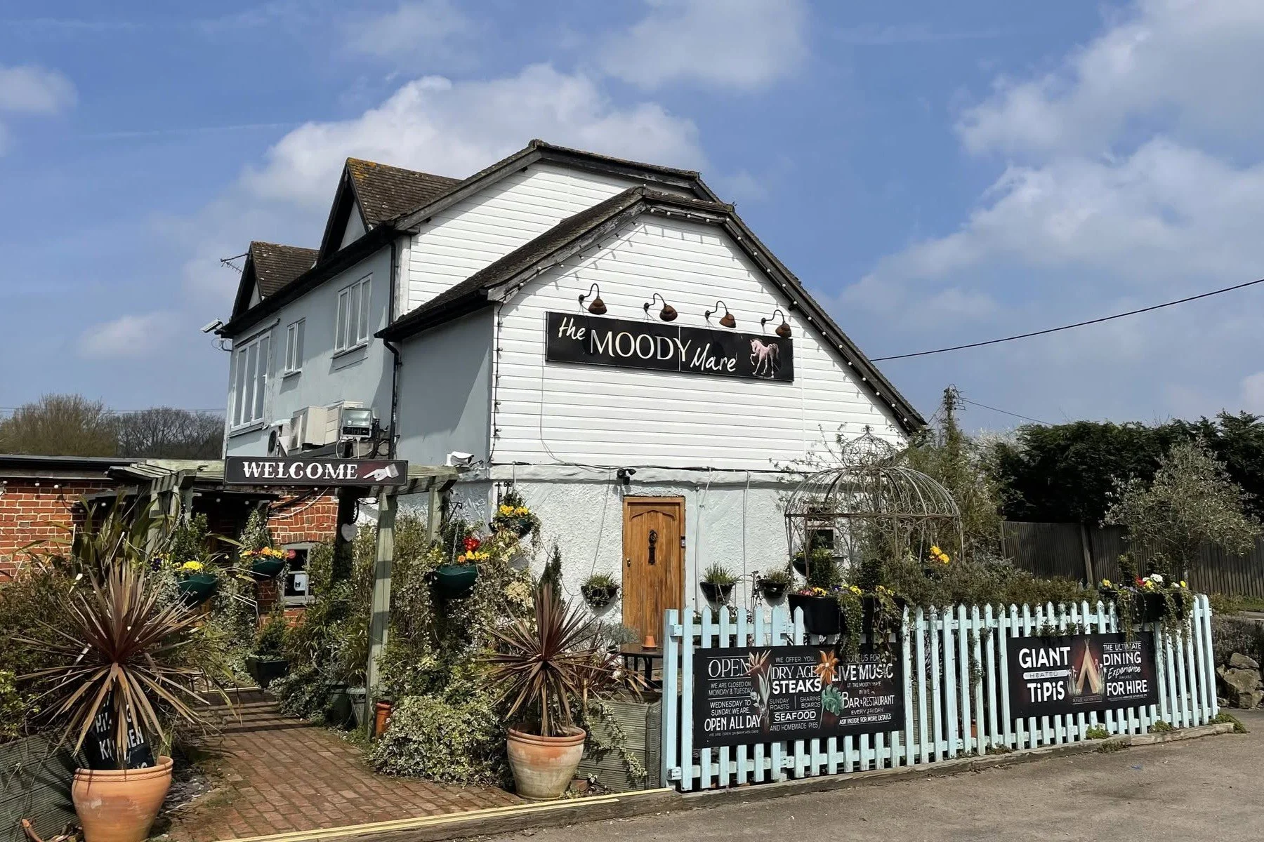 The Moody Mare, Mereworth