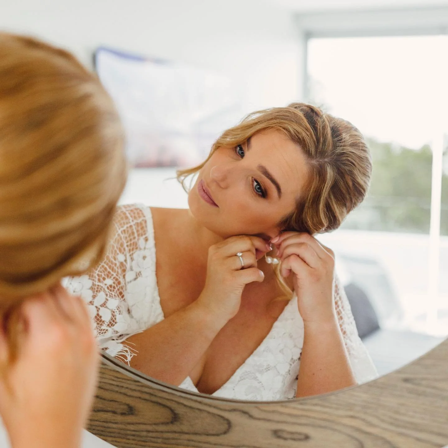 ~ S T E P H ~ 

Florist: @mapleflowersdecor 
Photographer: @eliteweddingfilmandphoto
Celebrant: @kirstyspencercelebrant 
Venue: @noosaboathouse 
Dress: @grace_loves_lace 
Hair: @alyssa_evalynparsons
Bride: @stephharm