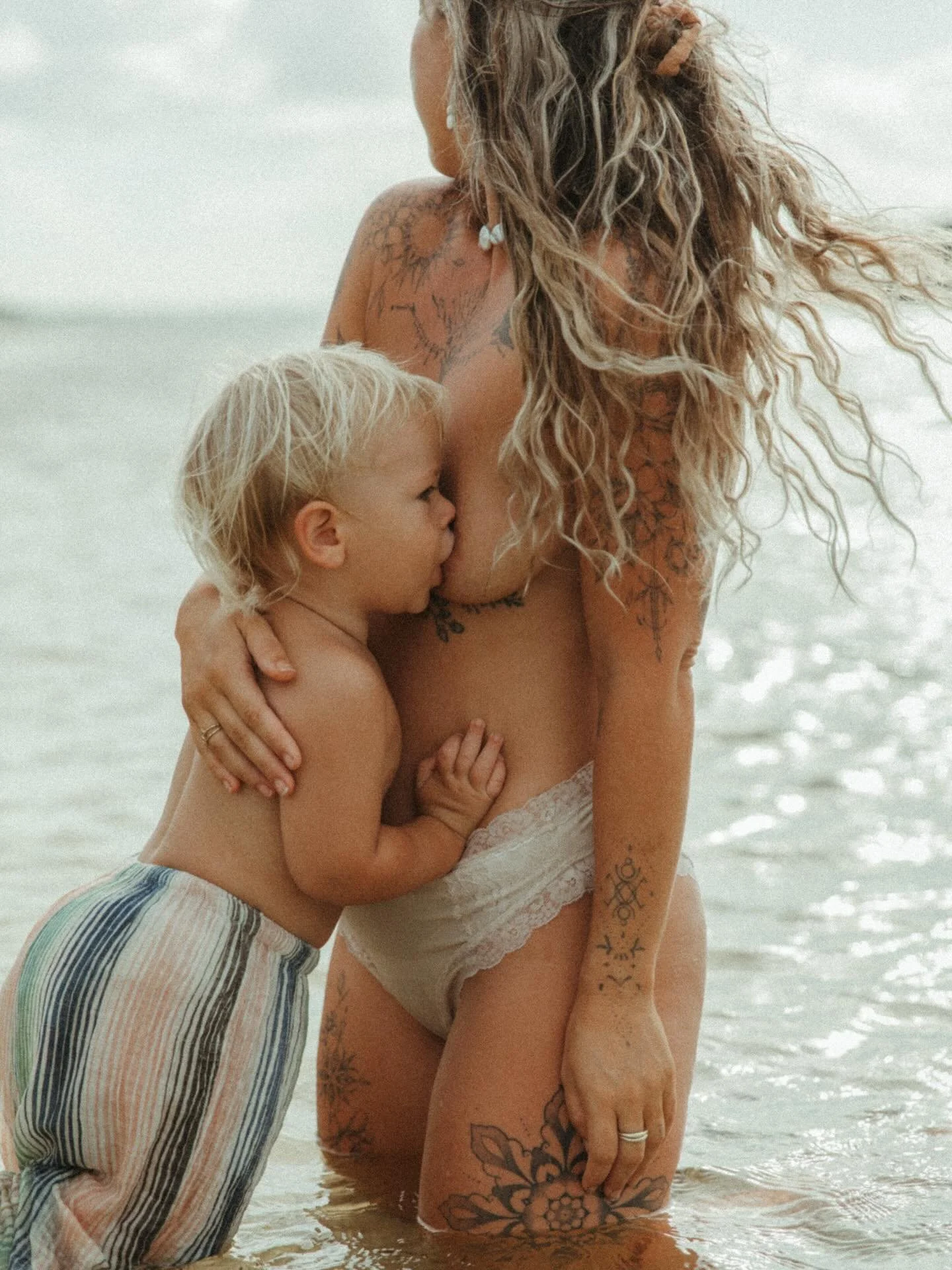 Documenting their very last feed together- because these moments deserve to be remembered just as much as the first 🤍