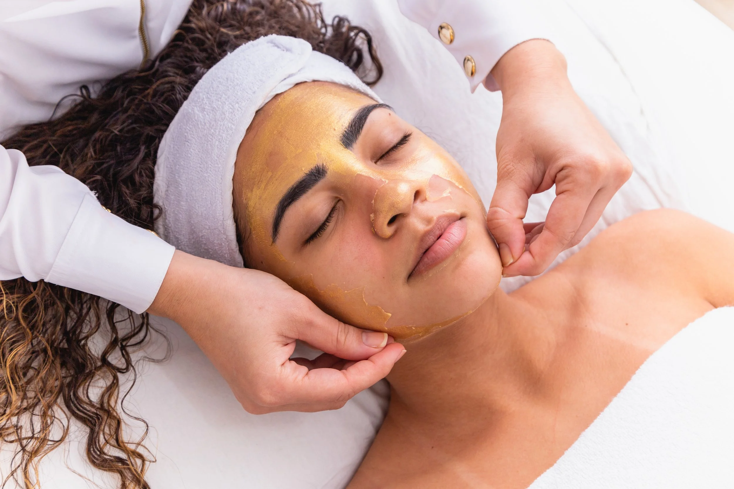 Ayurvedic Honey Herbal Facial: Ayurveda’s Gentle Way to Healthy Skin
