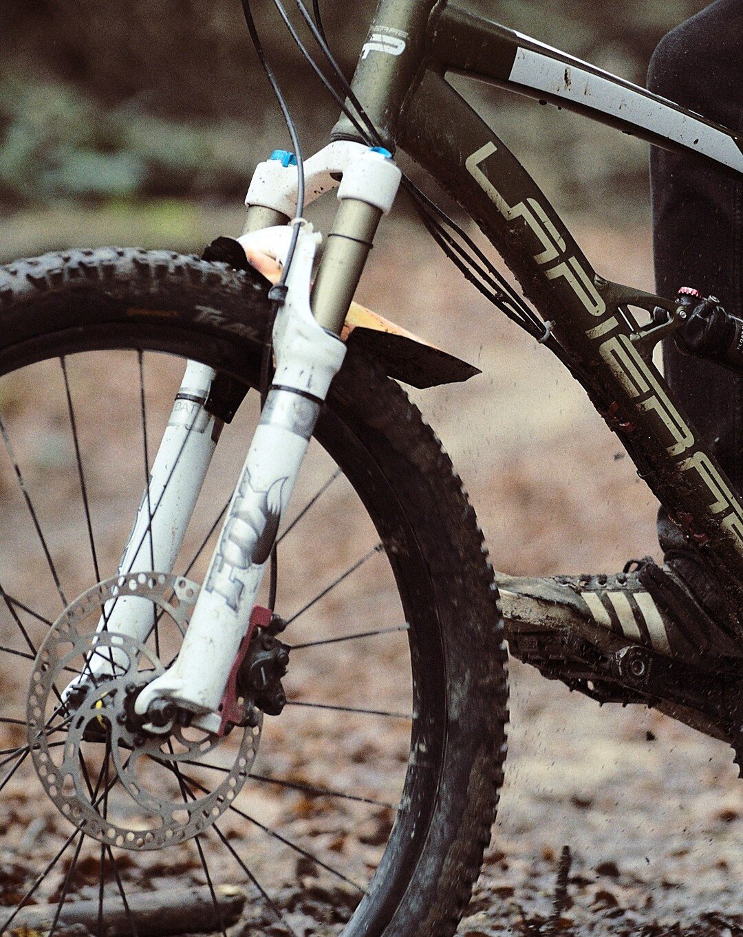 Cette semaine c'est VTT.
Gros montage du reportage de la Tourelloise.
J'ai &eacute;galement film&eacute; quelques clich&eacute;s &agrave; la gopro durant la course. J'essaye de faire une retrospective vid&eacute;o de la journ&eacute;e d'ici ce weeken