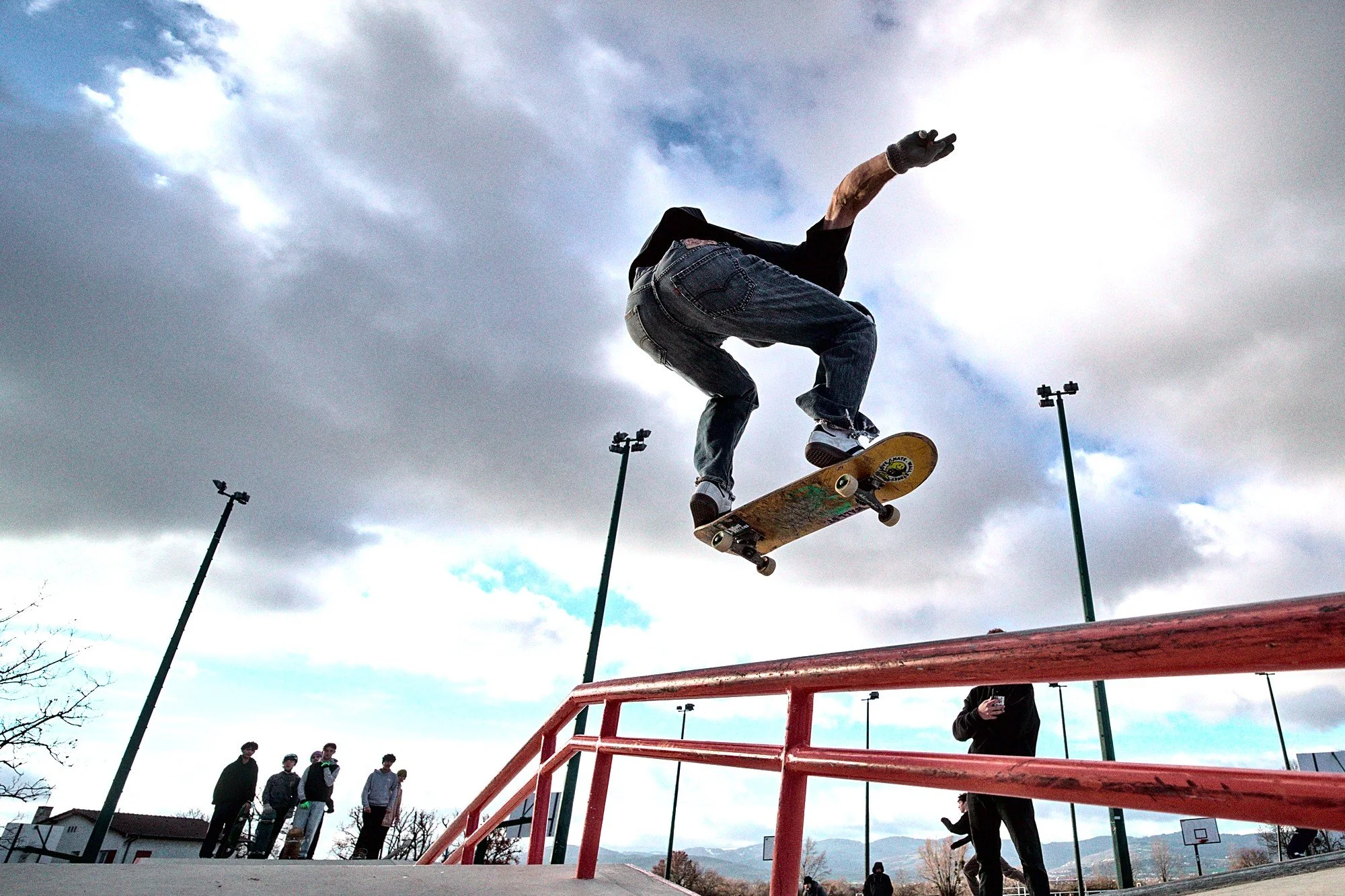 Survol du skatepark de chaponost rhone