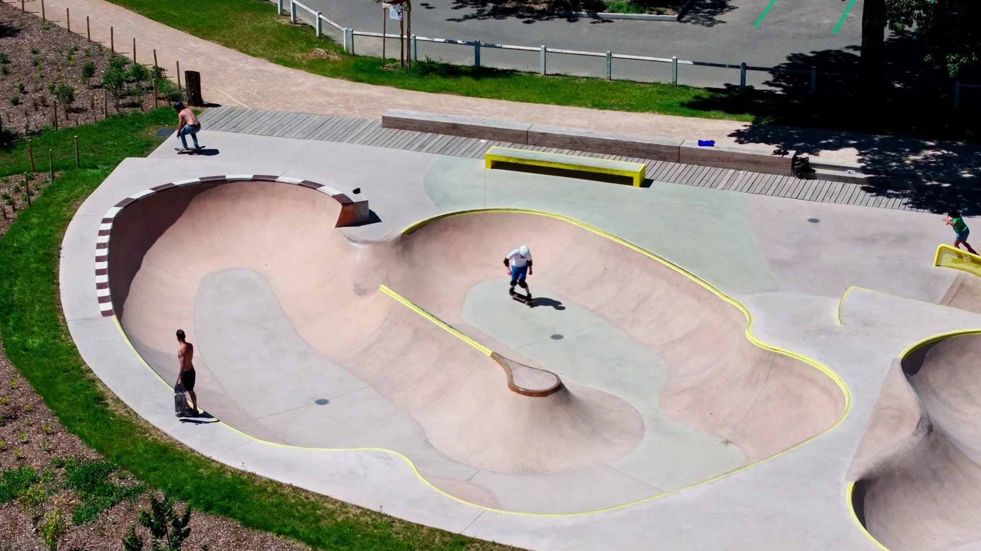 videos et photos aeriennes au drone pour les mairies et les communes de l'ouest lyonnais_.jpg