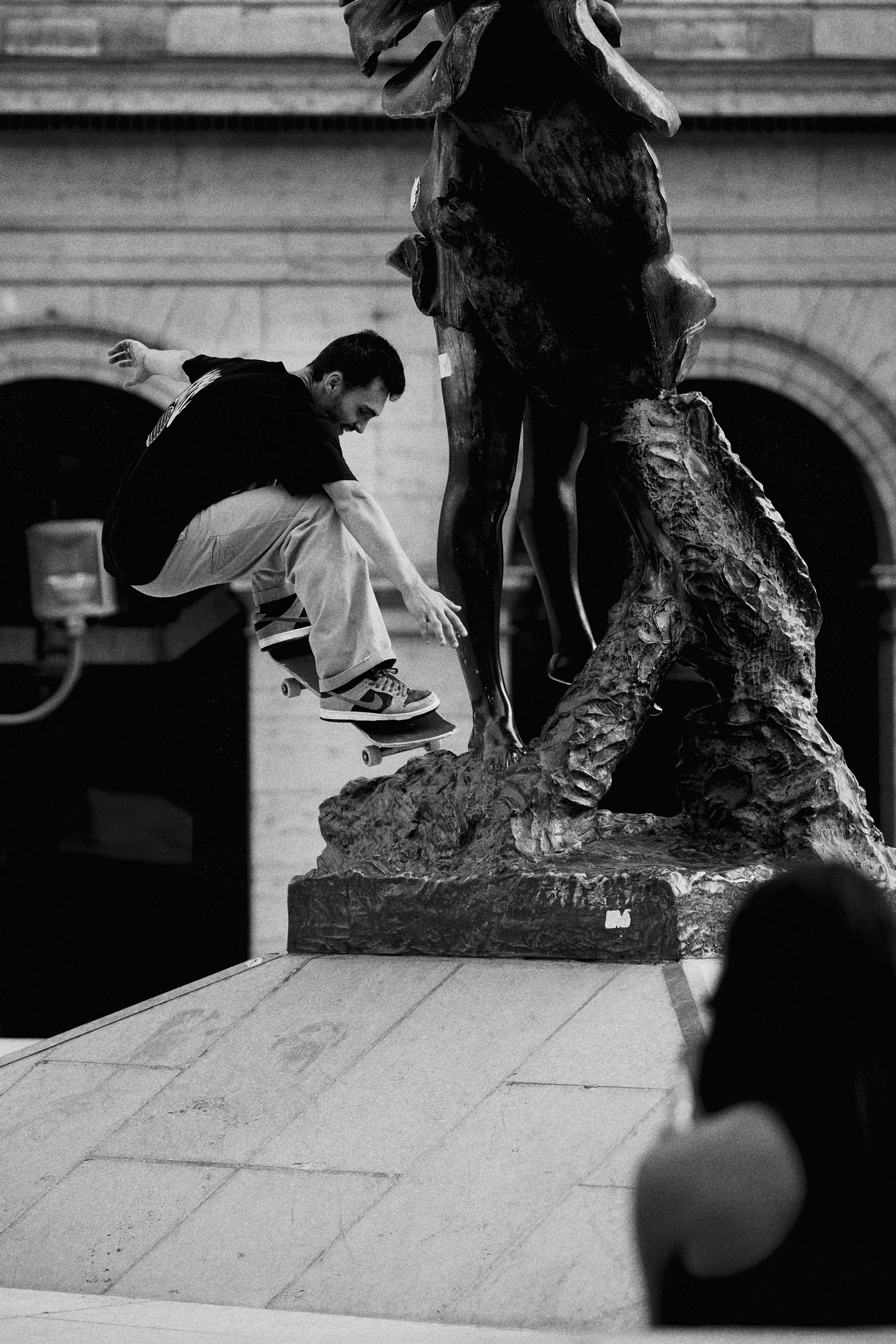 Arrêt sur iamge figure skate statue 