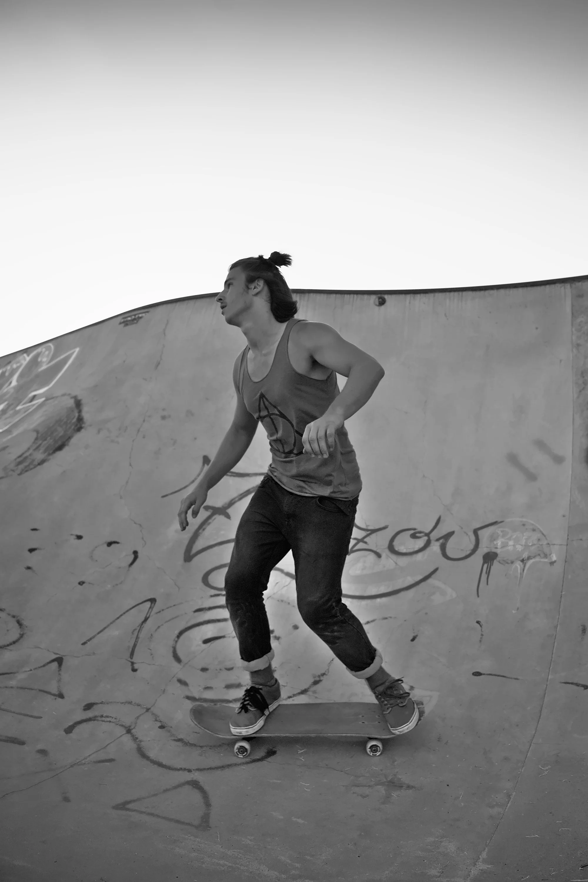 Le rider mahe cortassa en noir et blanc