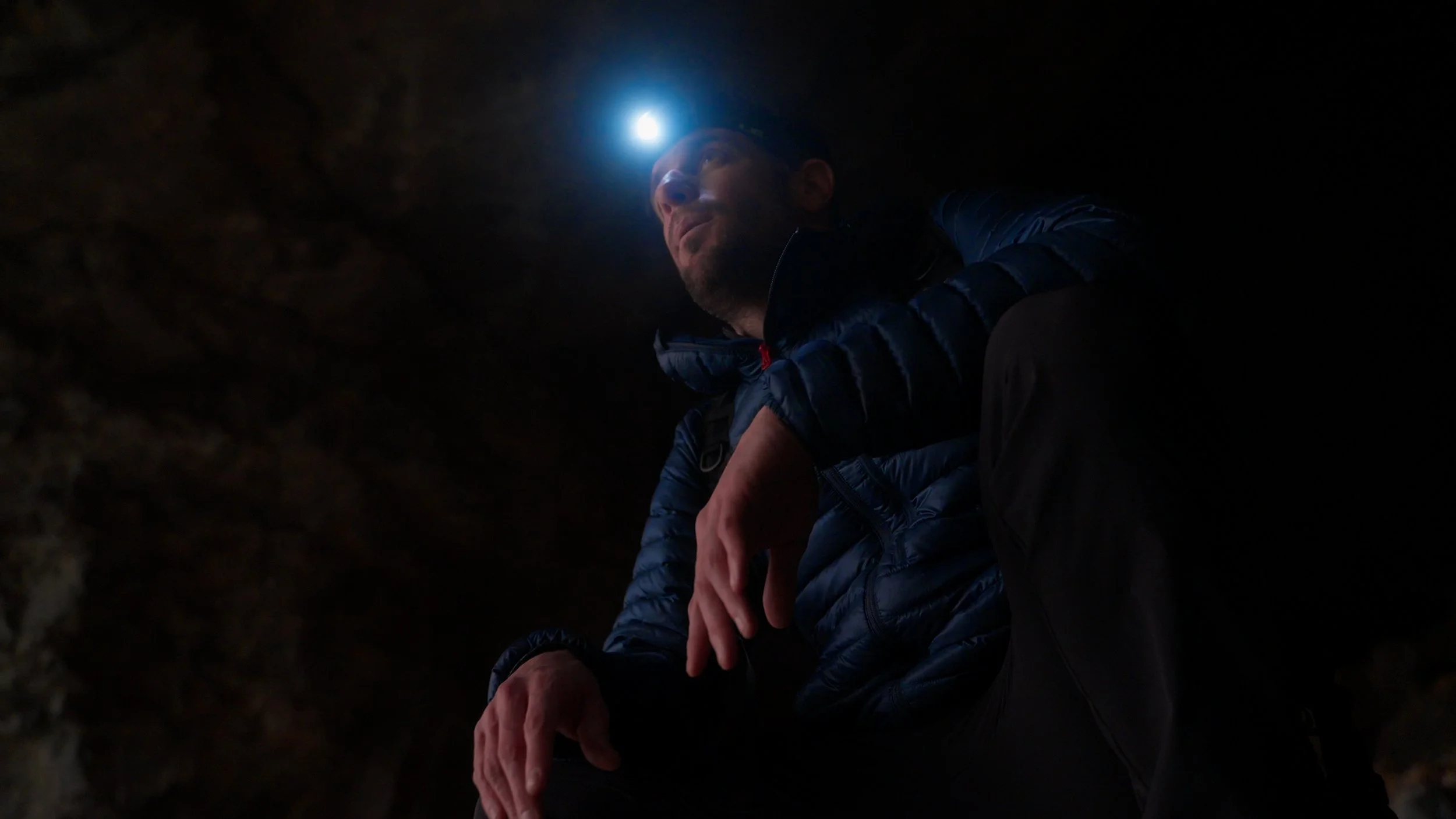 Luminessence-photo video randonneur dans le vercors en region auvergne rhone alpes.jpg