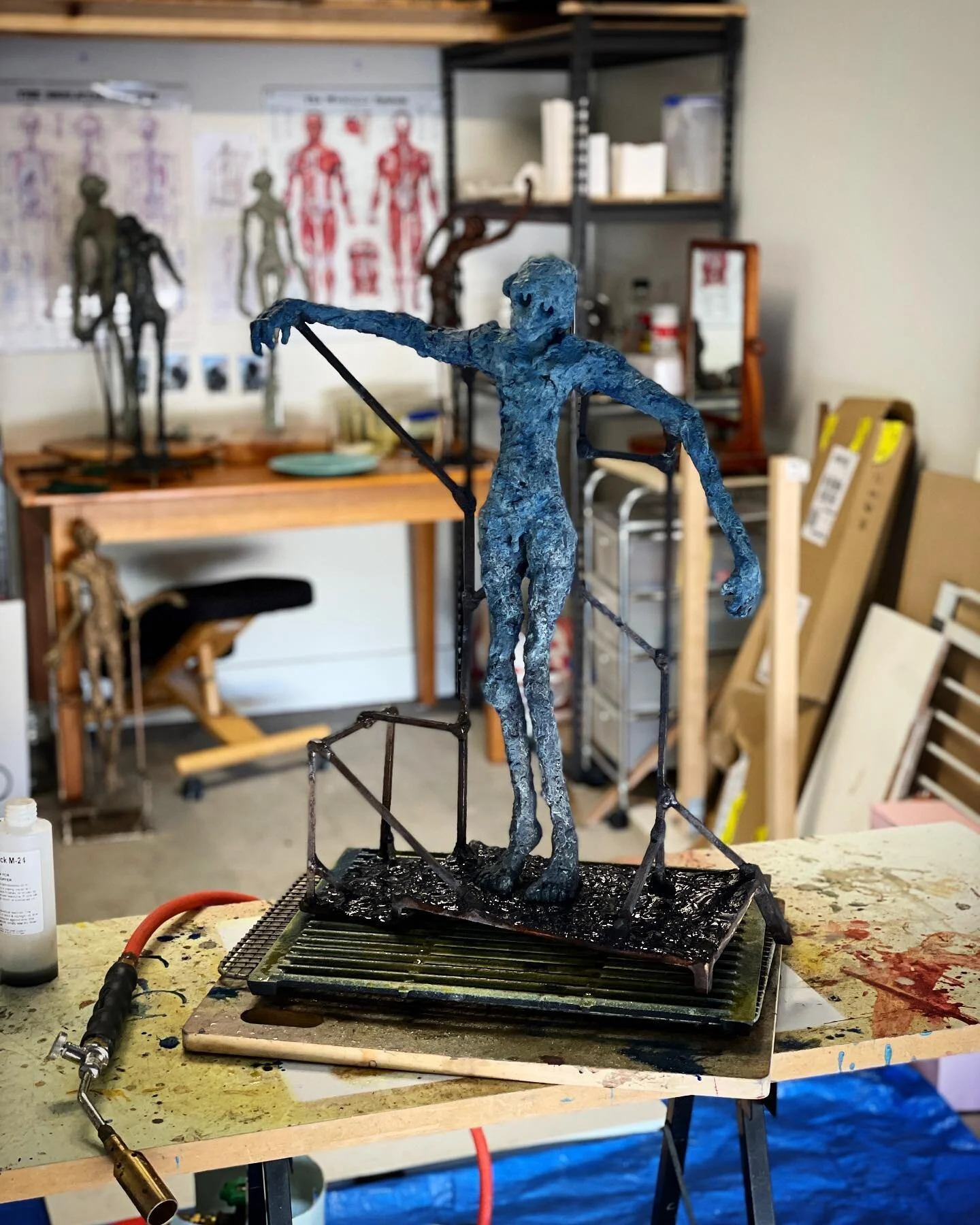 Progress shot of my new sculpture- post patina.
.
.
.
.
#bronzesculpture #figurativesculpture #contemporaryartaustralia #sculpture #patina #melbourneartist #art #studio