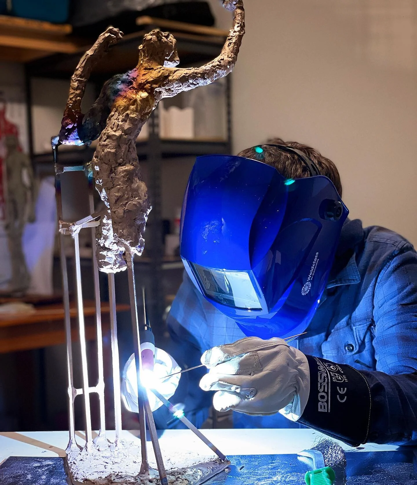 Progress shot on my new sculpture series.
.
.
.
.
#sculpture #welding #workshop #bronzesculpture #melbourneartist #contemporarysculpture #australiansculptor #art #figurativesculpture