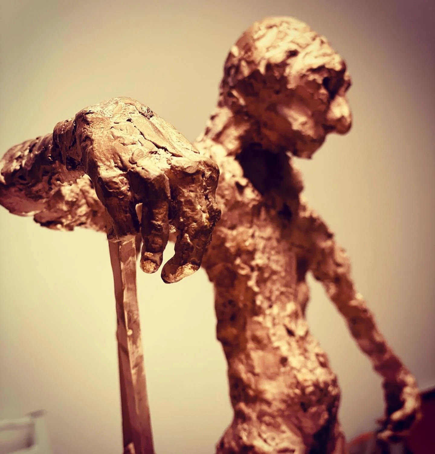 New sculpture progress shot.
.
.
.
.
#sculpture #bronzesculpture #artinprogress #contemporaryart #figurativesculpture #melbourneartist #surrealart #bronze #art #australiansculptor