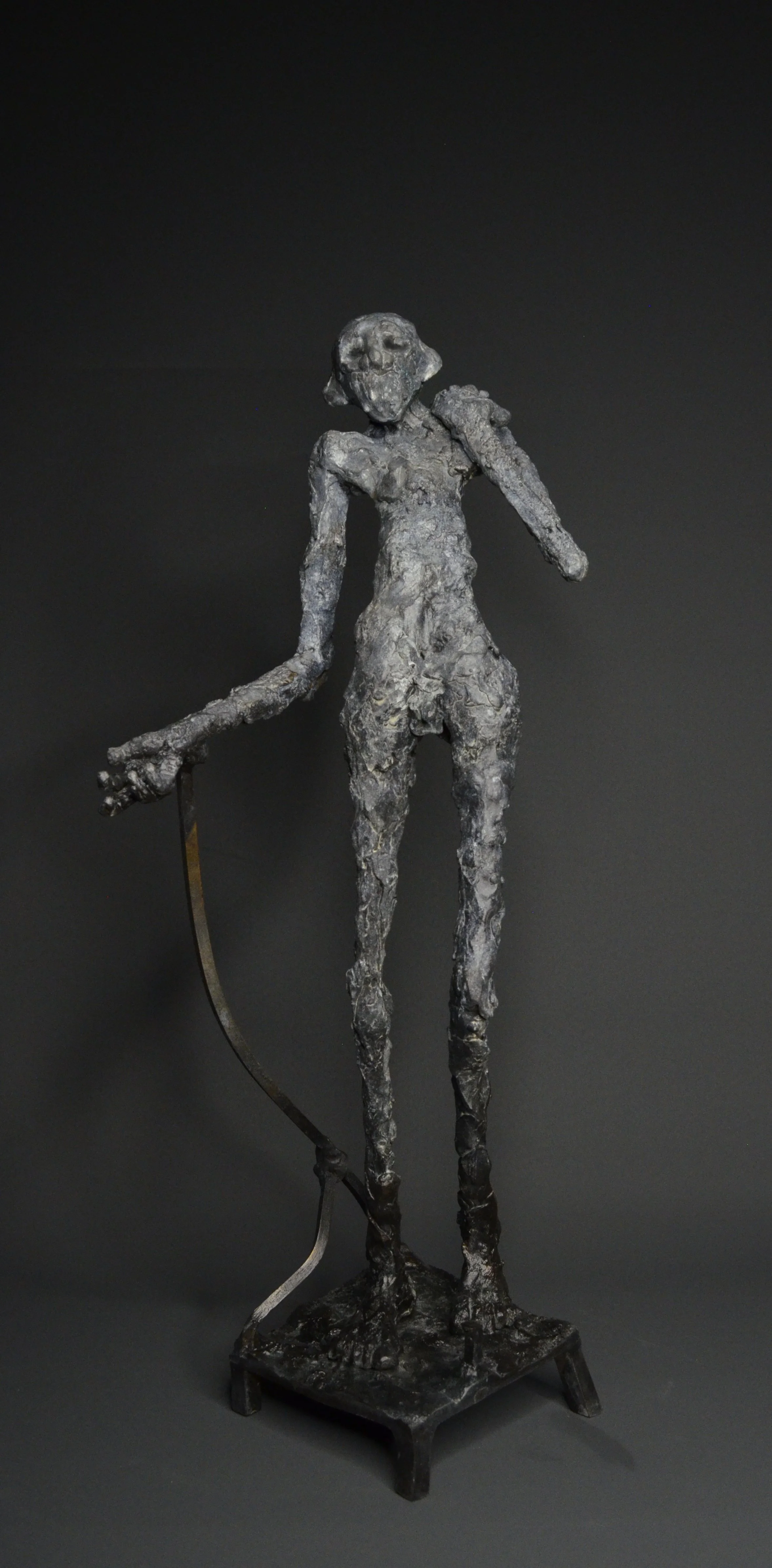 Searching 
bronze
24cm x 22cm x 63cm
