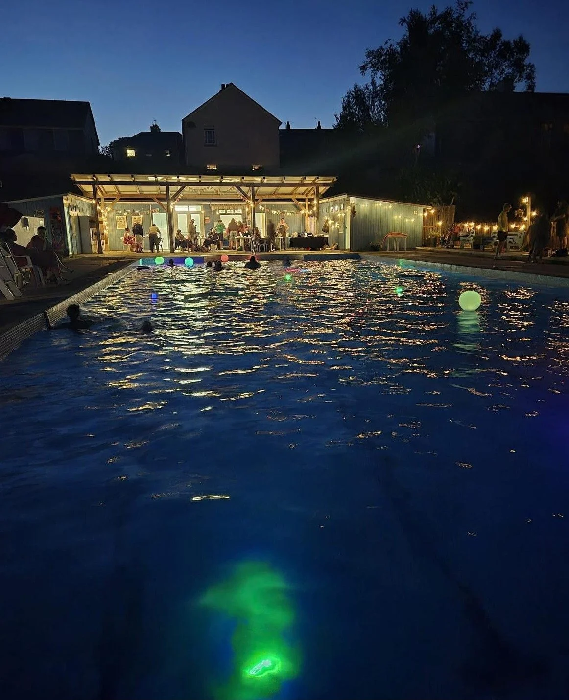 Don't forget it is our last full moon swim of the season Friday 5th September, 7.30 - 9.30. £10 inc hot drink
Book at https://ashburtonpool.com/book-a-session
