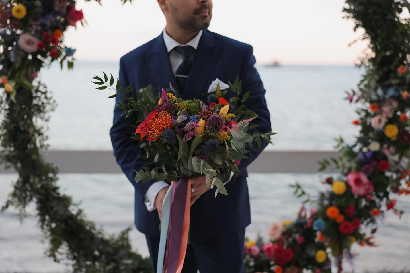 When color meets love.
Decoration @nolmari
Venue @galuseaside 

#evotionphotography 
#civilwedding #weddingphotography 
#cyprusphotographer