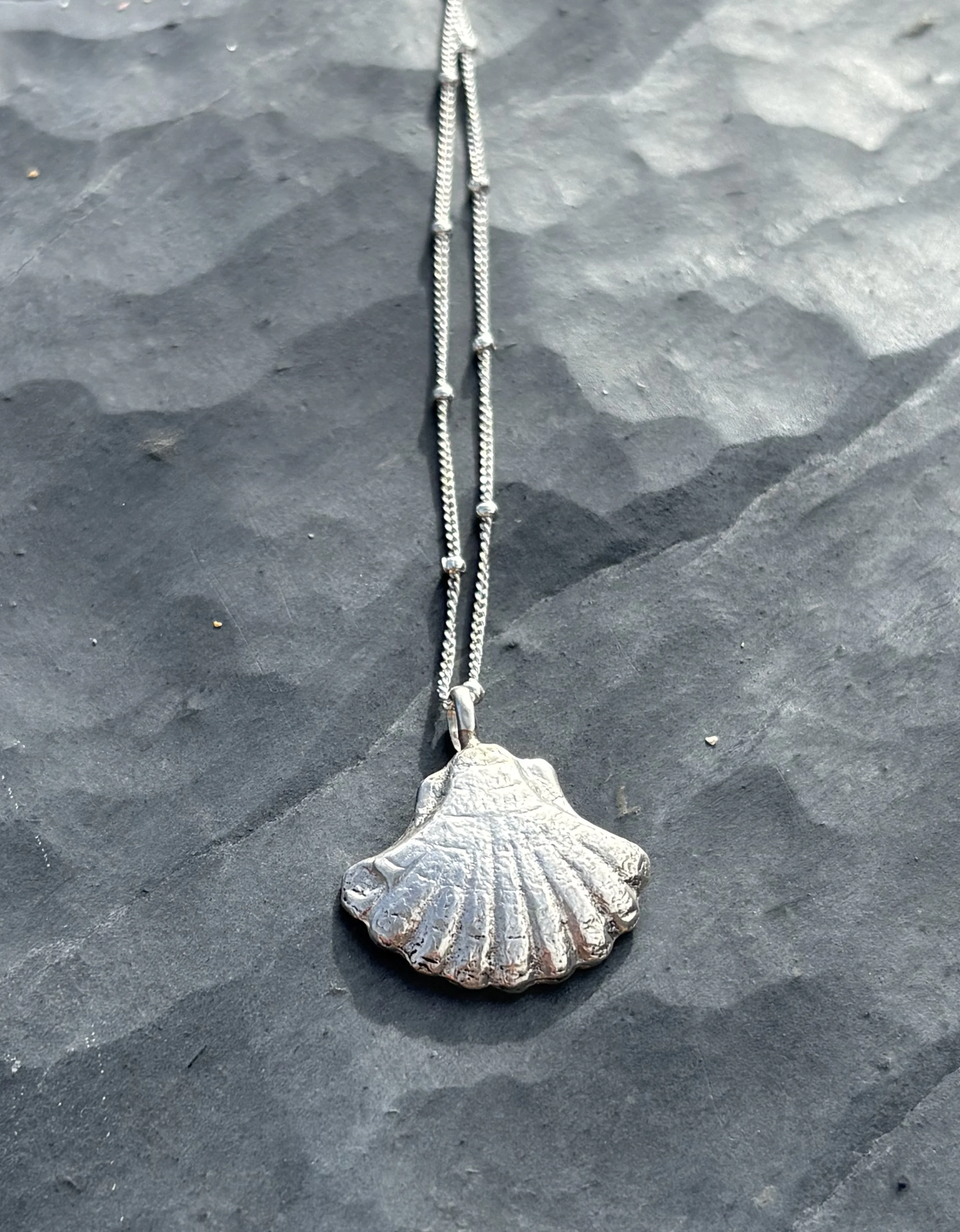 Shell on Satalitte chain.jpg