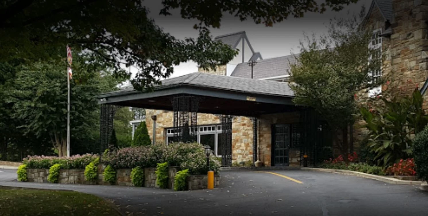 Kenwood Clubhouse Entrance.jpeg