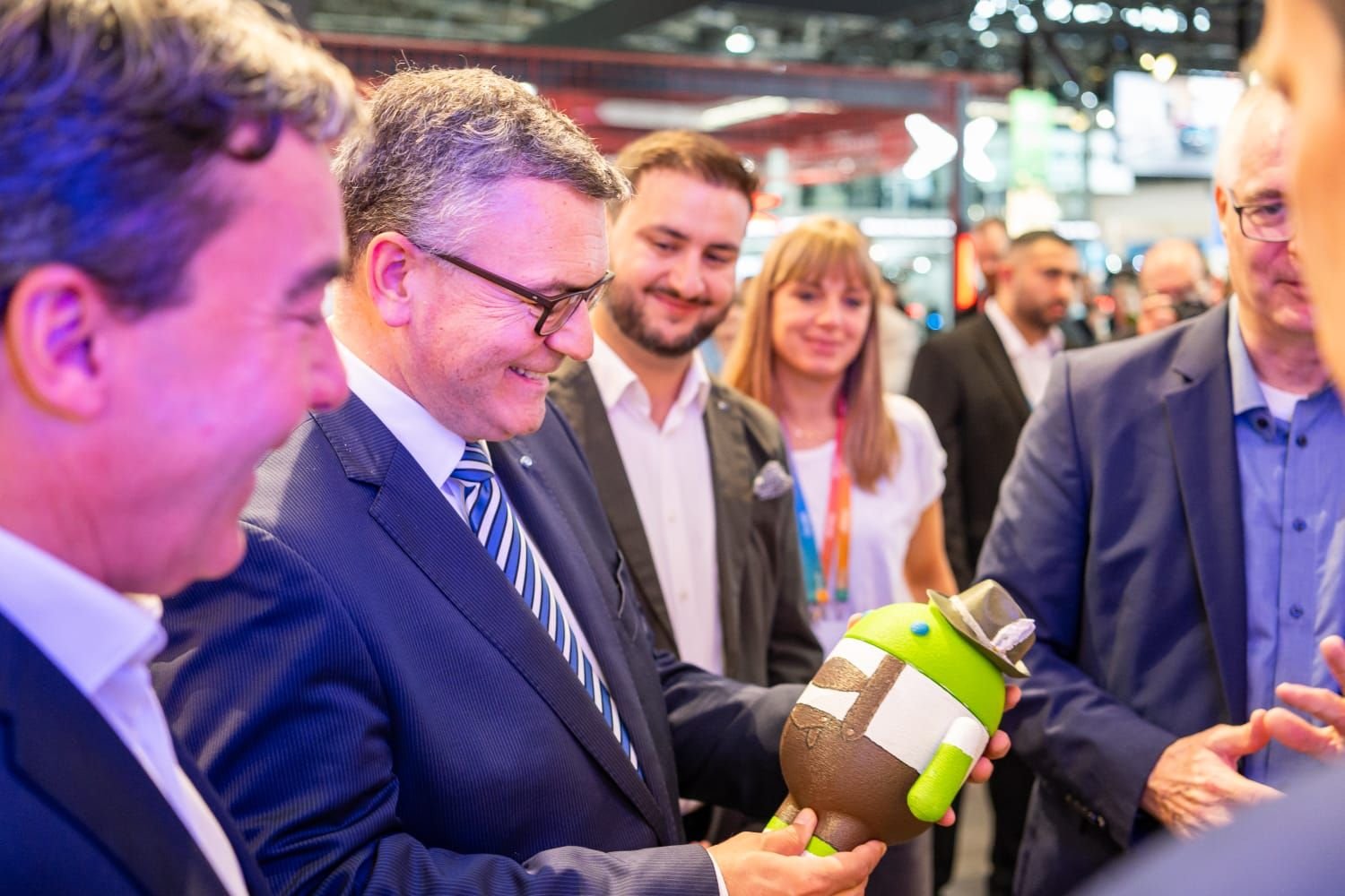 Dr. Florian HERRMANN, Head of the State Chancellery and Minister of State for Federal Affairs and Media, visiting the Google Cloud's SORDI.ai booth at the IAA Mobility 2025