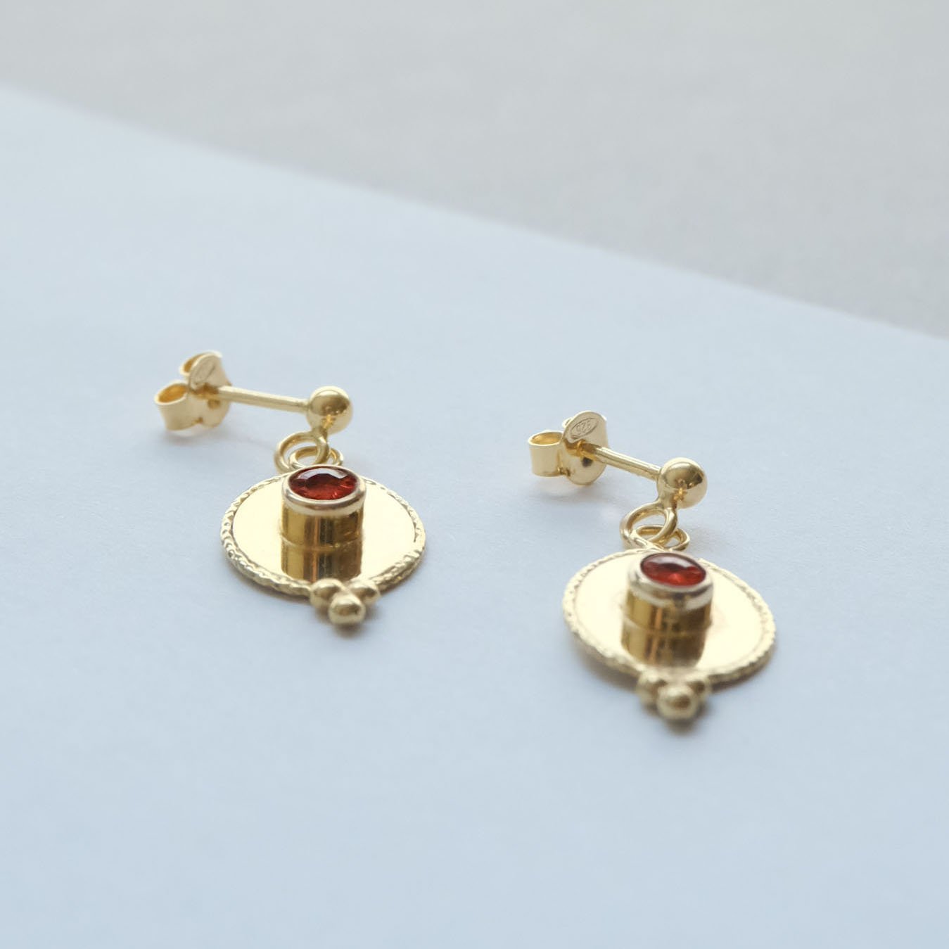 boucles d'oreilles plat or grena4t-1.jpg