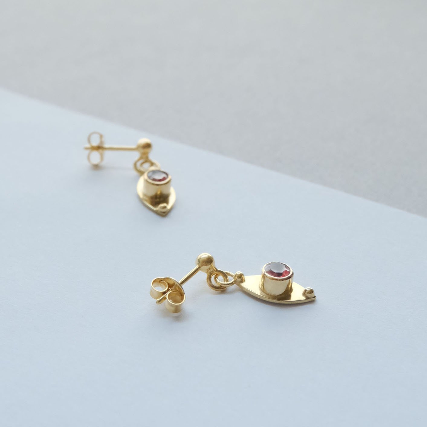 boucles d'oreille losange plaqué or grenat 2-1.jpg