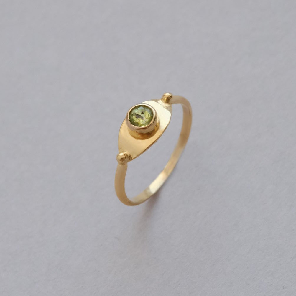 bague doré plaqiée or péridot vert 3.jpg
