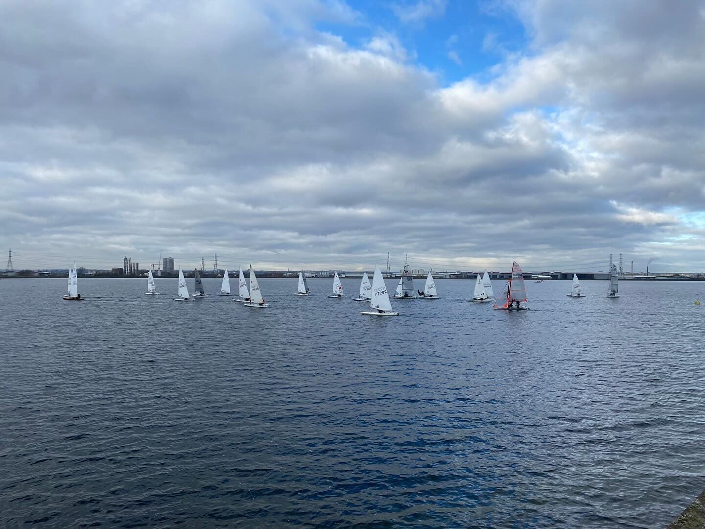 22 boats hit the start line @kinggeorgesc today. 13 ILCA&rsquo;s. A massive turnout considering the cold. #kinggeorgesailingclub #sail #sailing #wind #windy