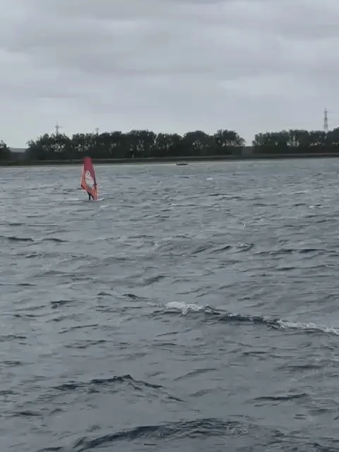 A wild windsurfing Saturday. Some mega forward flips. #kgsc #windsurfing #windy #kinggeorgesailingclub #kinggeorgesc