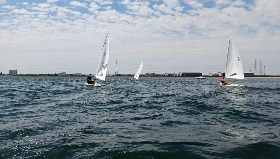 A busy Better Sailing Saturday on a Summers Day #kgsc #sailing #windsurfing #ilca