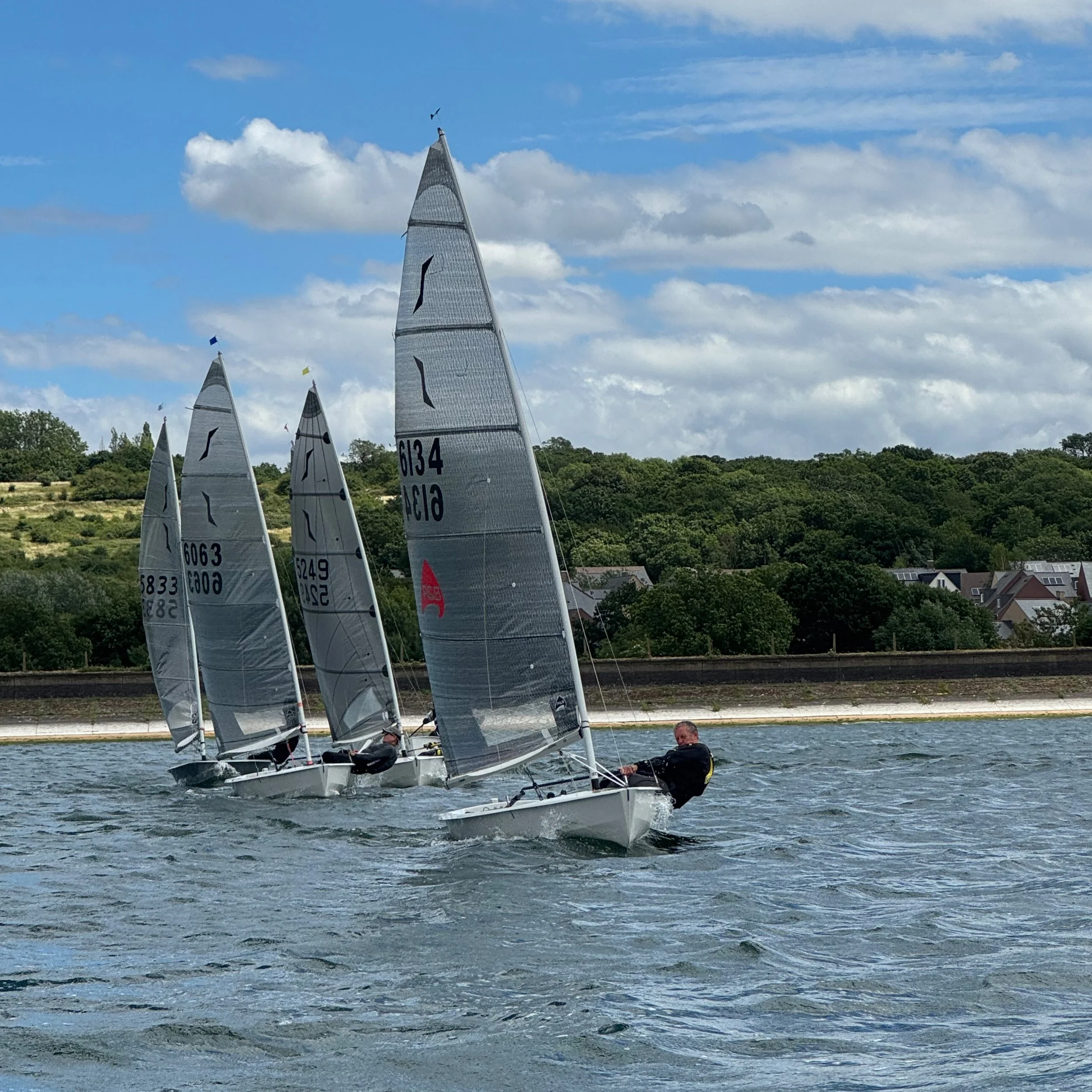 Today's @kinggeorgesc #solo class association open meeting. A great day had by all in near perfect conditions #solo #wind #chingford #sailing #RYA @royalyachtingassociation