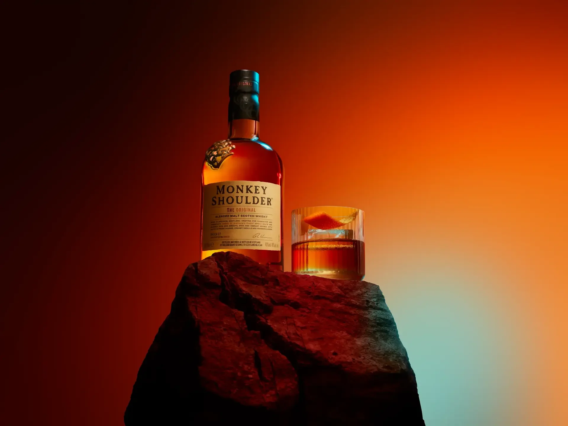 260121_MONKEY_SHOULDER_SH02_BOTTLE_SERVE_HERO_f4.webp