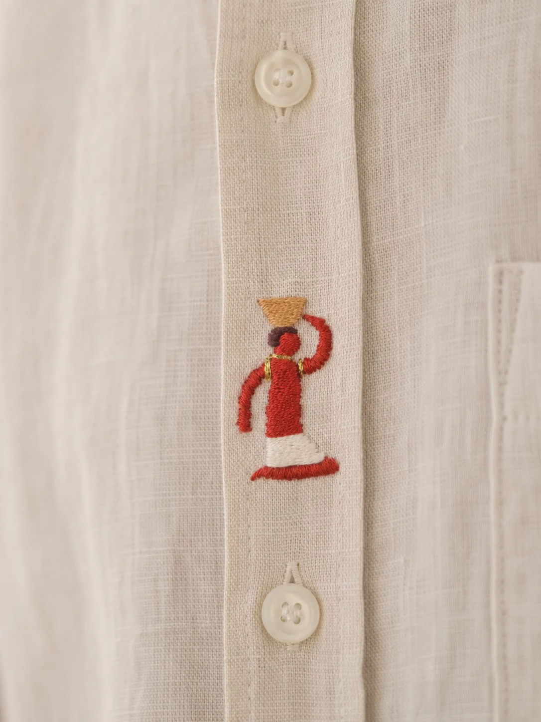 chemise beige bonhomme.jpg