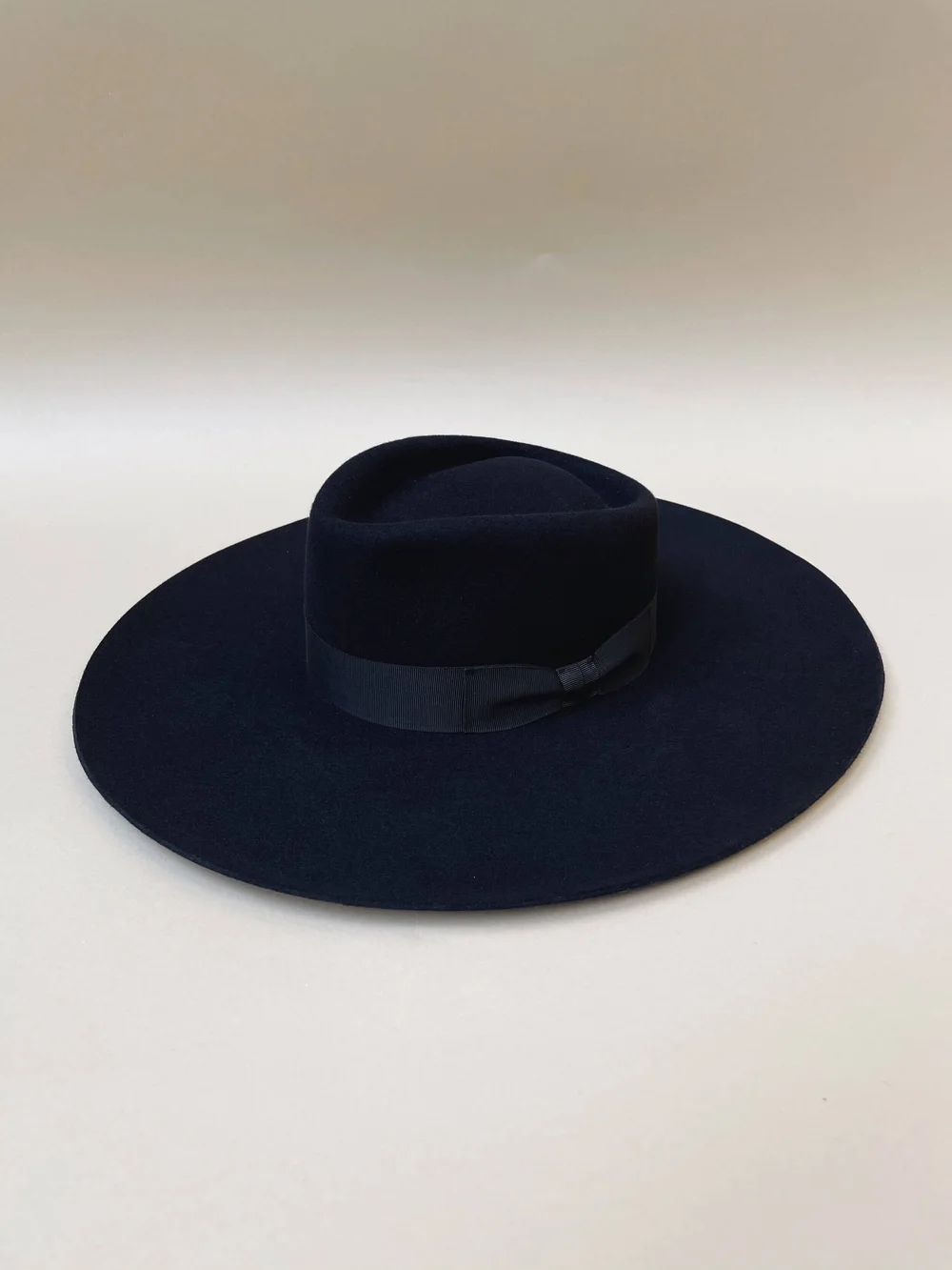 VAN PALMA - PAUL BLACK RIBBON FELT HAT — La Muse Geneva display picture 2