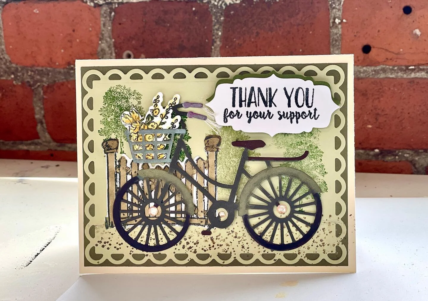 Beautiful Thank You card made with our Momenta Bicycle die set by a wonderful customer! Thank you Ramona! The card made my day!!! 💗⭐️🌈😃