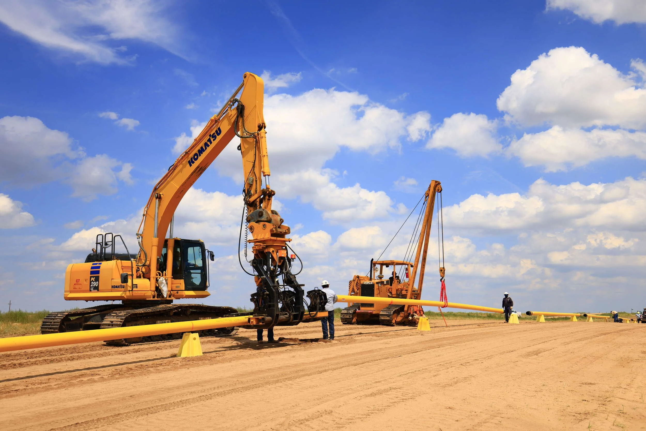 Crimping 8" Core Linepipe on pipeline Right of Way