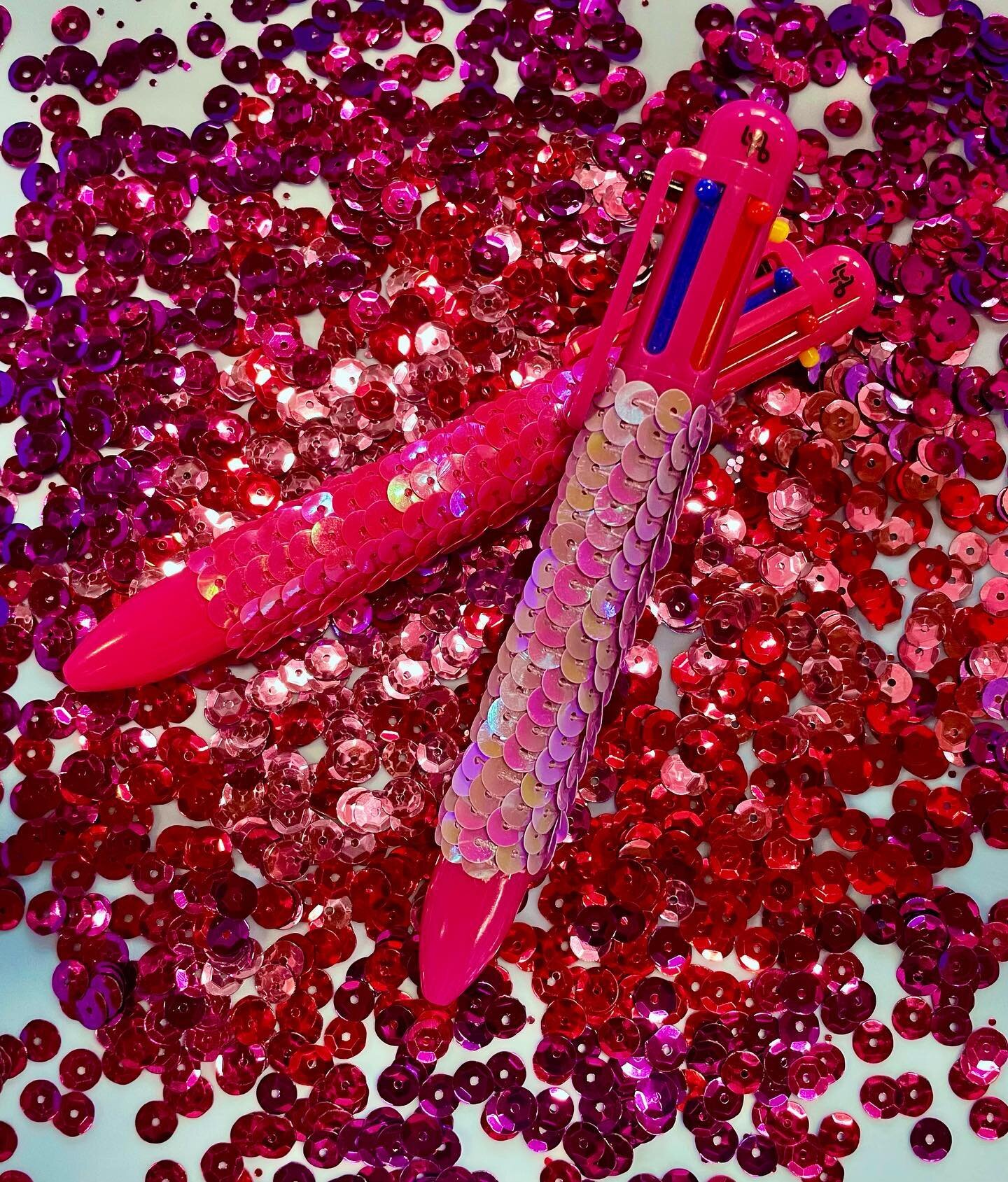 Make all of your doodles and notes sparkle with our new multi color sequin pens coming soon to @staples #staplesfinds #sequins #noveltypens