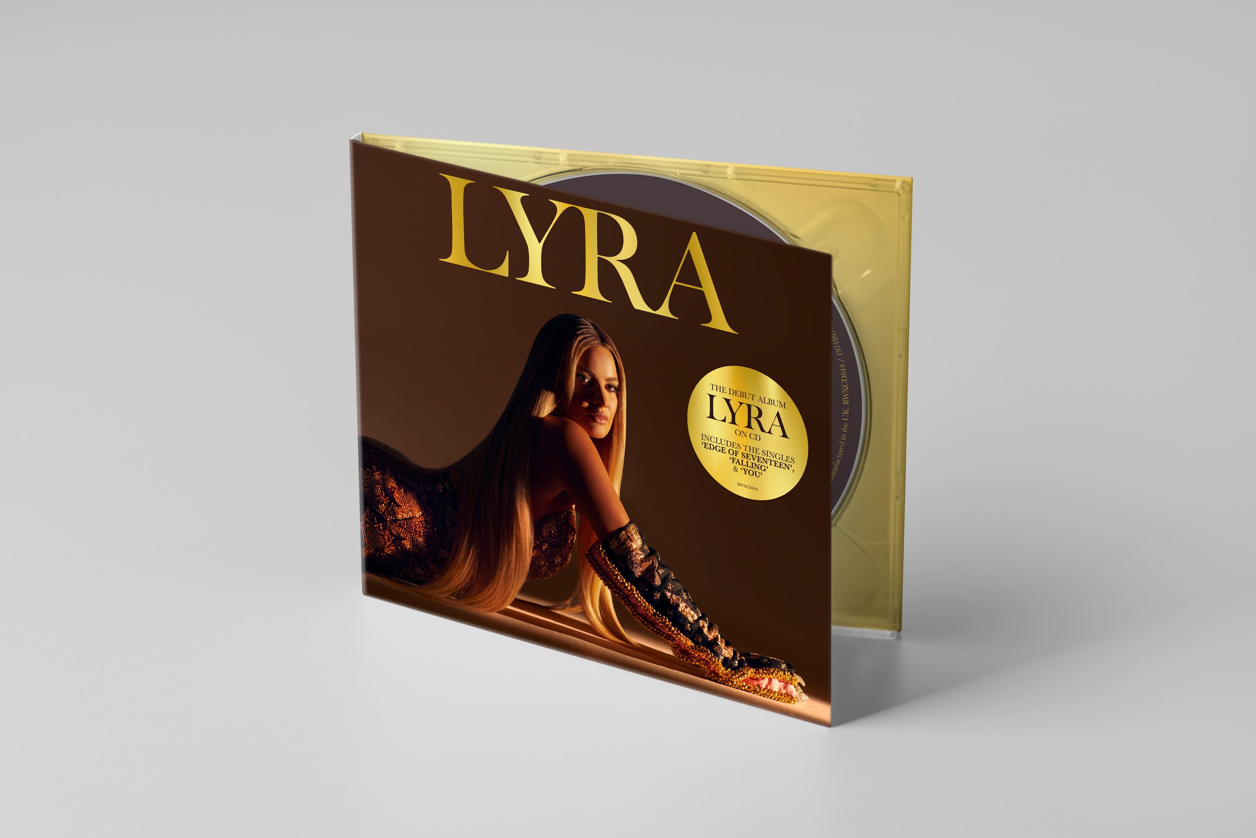 New Single From Lyra 'Light Me Up