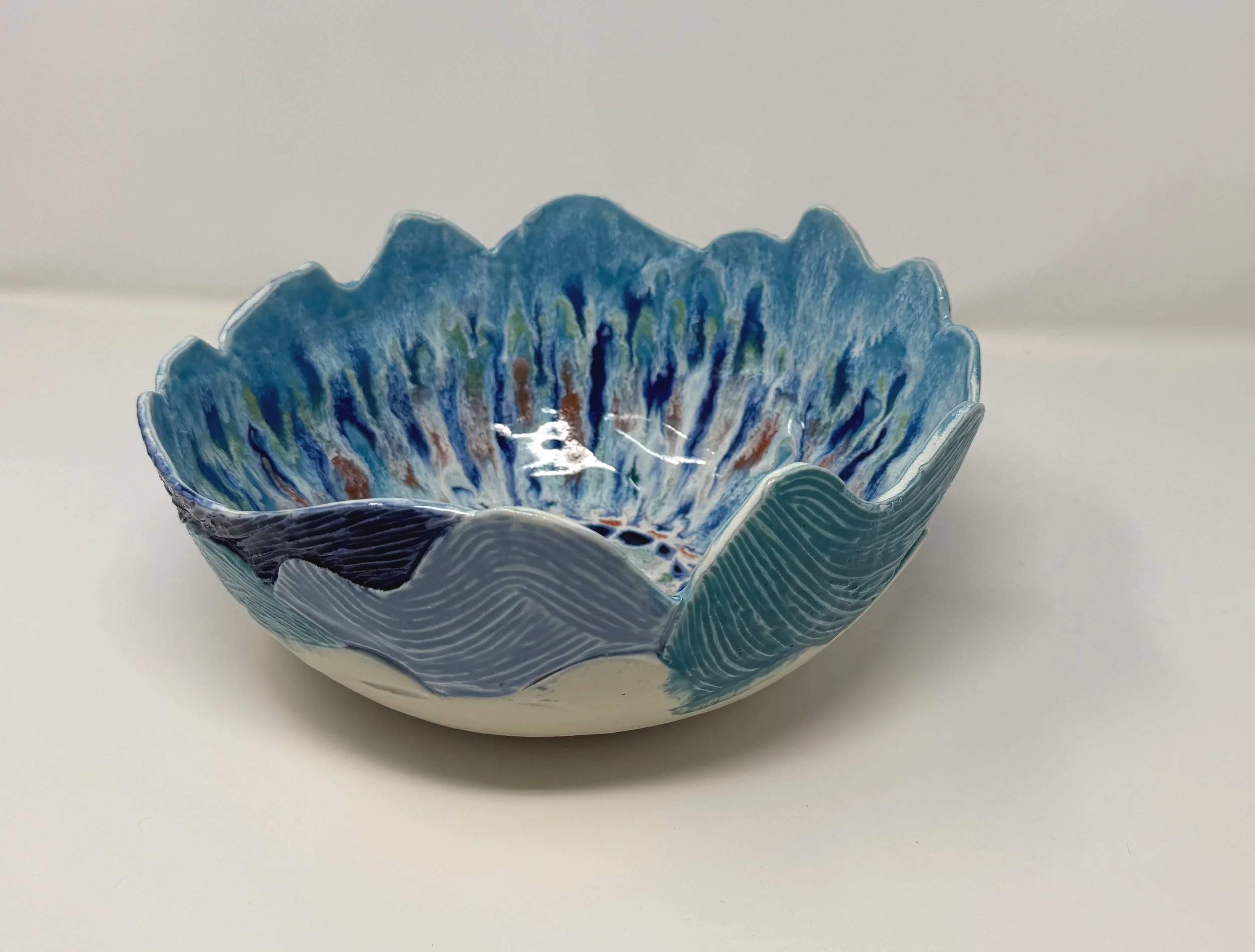 lg+blue+curvy+bowl%2C+blue+int.png