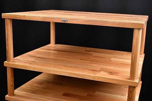 myro+hifi+rack+minimal+1.jpg