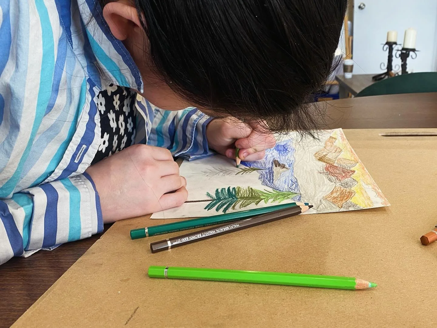Proud teacher my incredible student #proudmoment #arttherapy #artteacher #worldofartists #worldofautism #artlover #teacher
