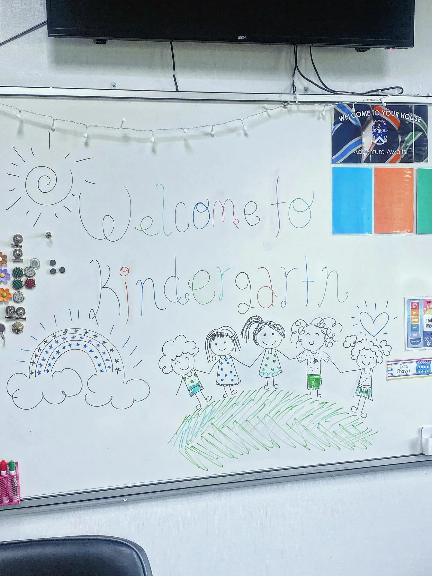 Semester 1 elementary school almost done some highlights of life of a art teacher in a IB school 🚌✏️🫶#school #teacher #teacherspayteachers #teachersfollowteachers #teacherstyle #artteacher #kidsart #artschool #elementaryschool #elementaryartteacher