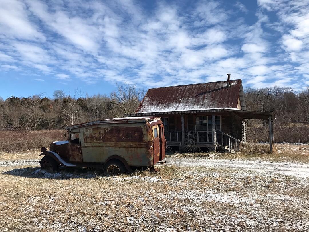 Rolling across Missouri: Seems this person settled in quite some time ago. Part of me wants to knock on the door and see if he&rsquo;s still with the living.