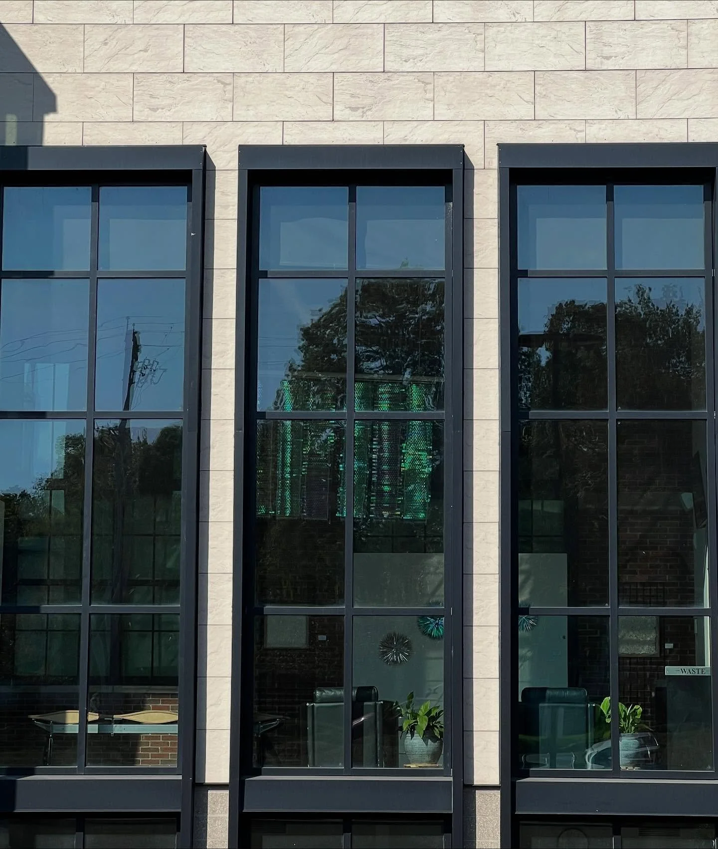 Can&rsquo;t believe my first solo exhibition has officially wrapped! What a truly magical journey ✨

Endless gratitude to the wonderful MAC team for championing artists and bringing art to the community.

Stay tuned for what&rsquo;s next💜💫

Photos 