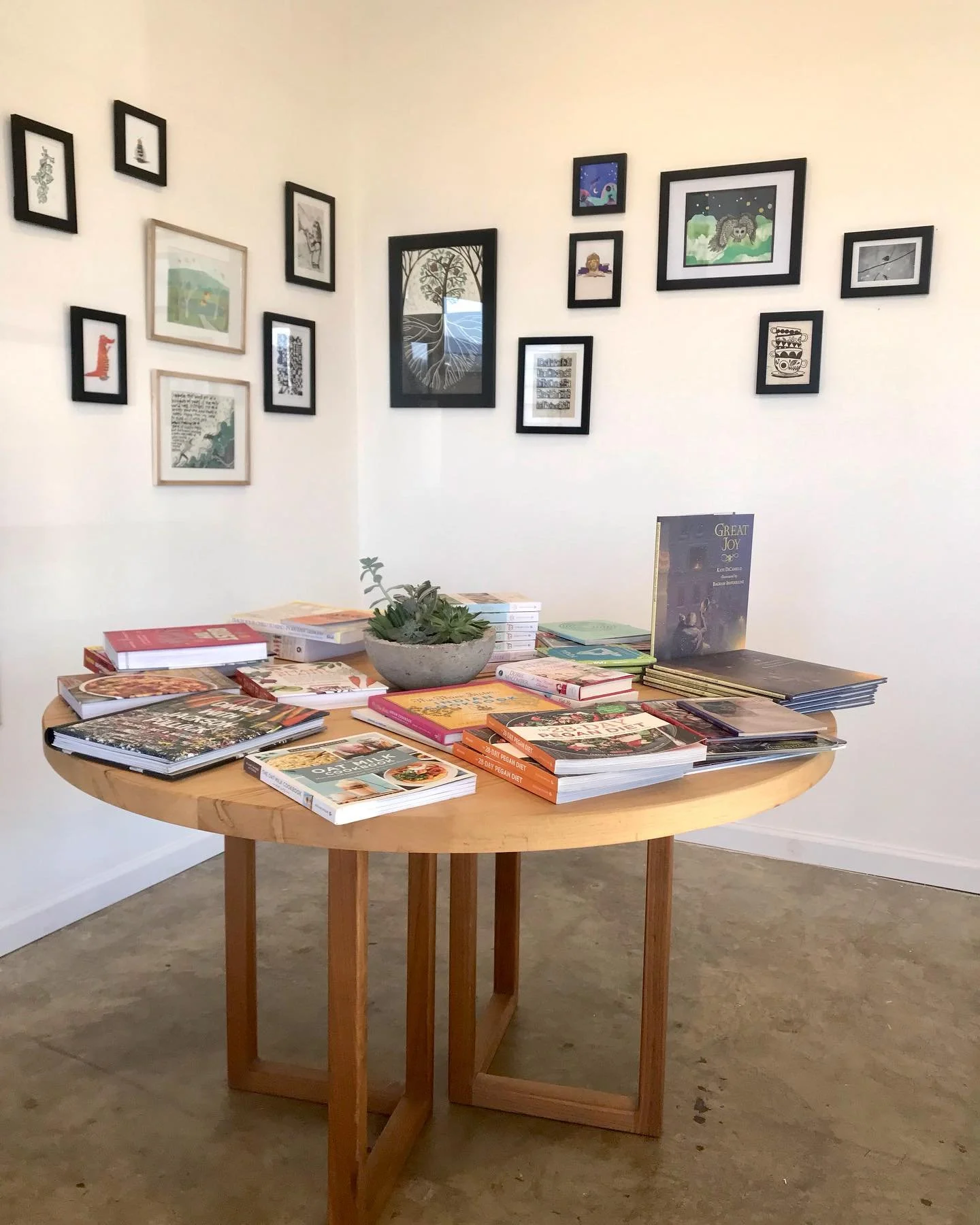 Hey Chattanoogans! Who&rsquo;s in town?

@andthenbooks.shop is open today &amp; full of delicious books, and I&rsquo;m here until 7 with Scrabble (for play), prints (for sale) &amp; even a few new up-and- framed works. Come through!

#bringhotchocola