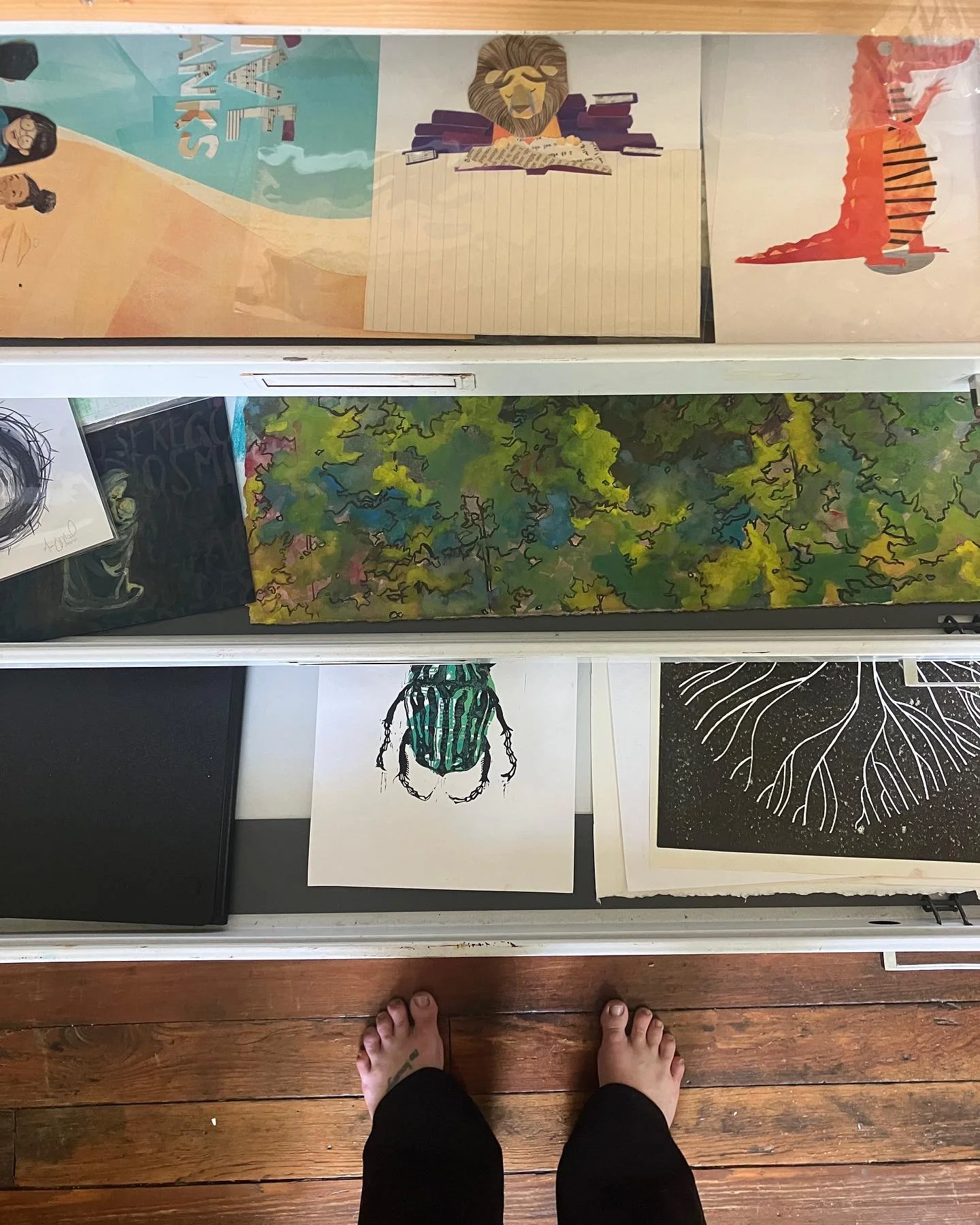 Hey y&rsquo;all!
I&rsquo;m having an Open Studio + Portfolio Sale this Saturday with my art besties. We&rsquo;ll have all kinds of work for sale, prints, linocuts, original paintings, collages, ceramics, teeny sculptures. 
If you&rsquo;re in Chattano