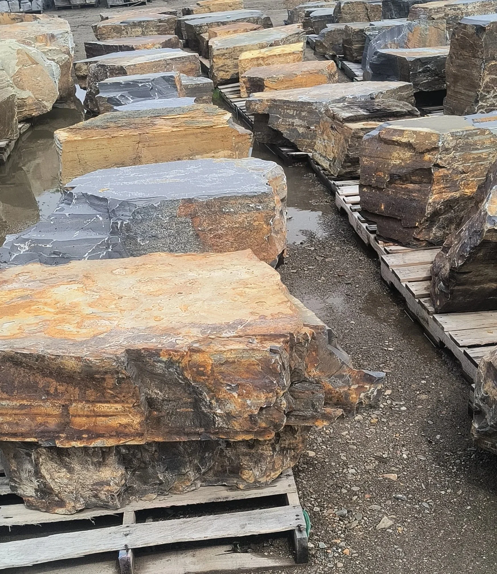 Locust Hill Blocky Boulders