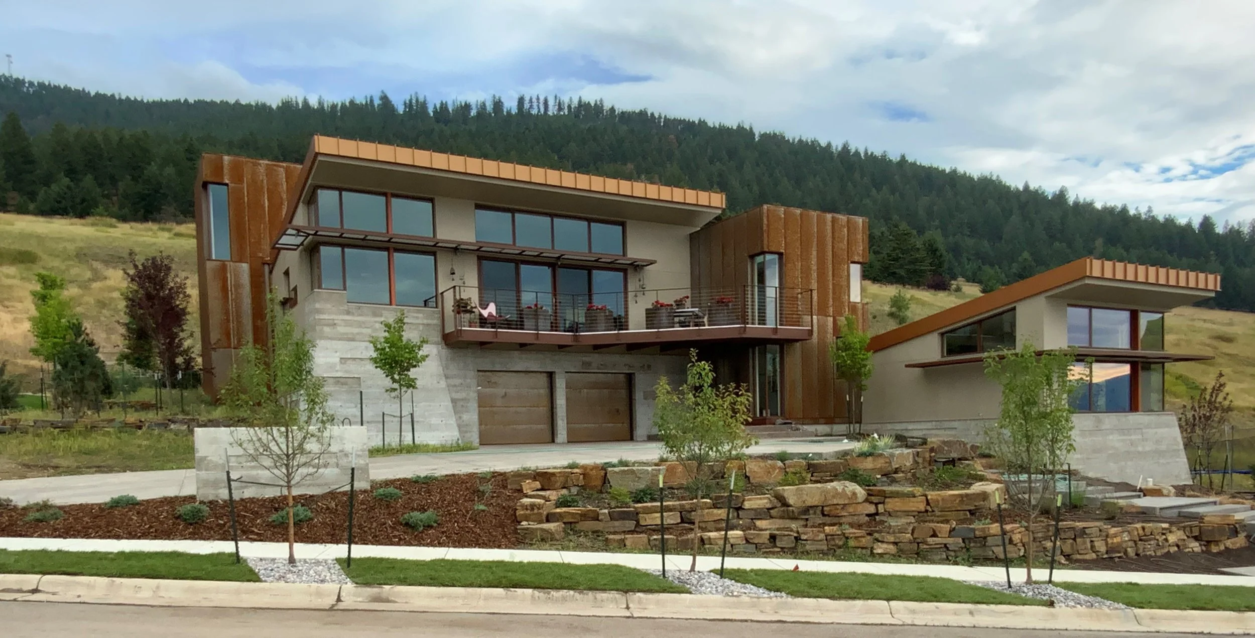 Retaining wall- Bronze Dry stack and Boulders retaining wall