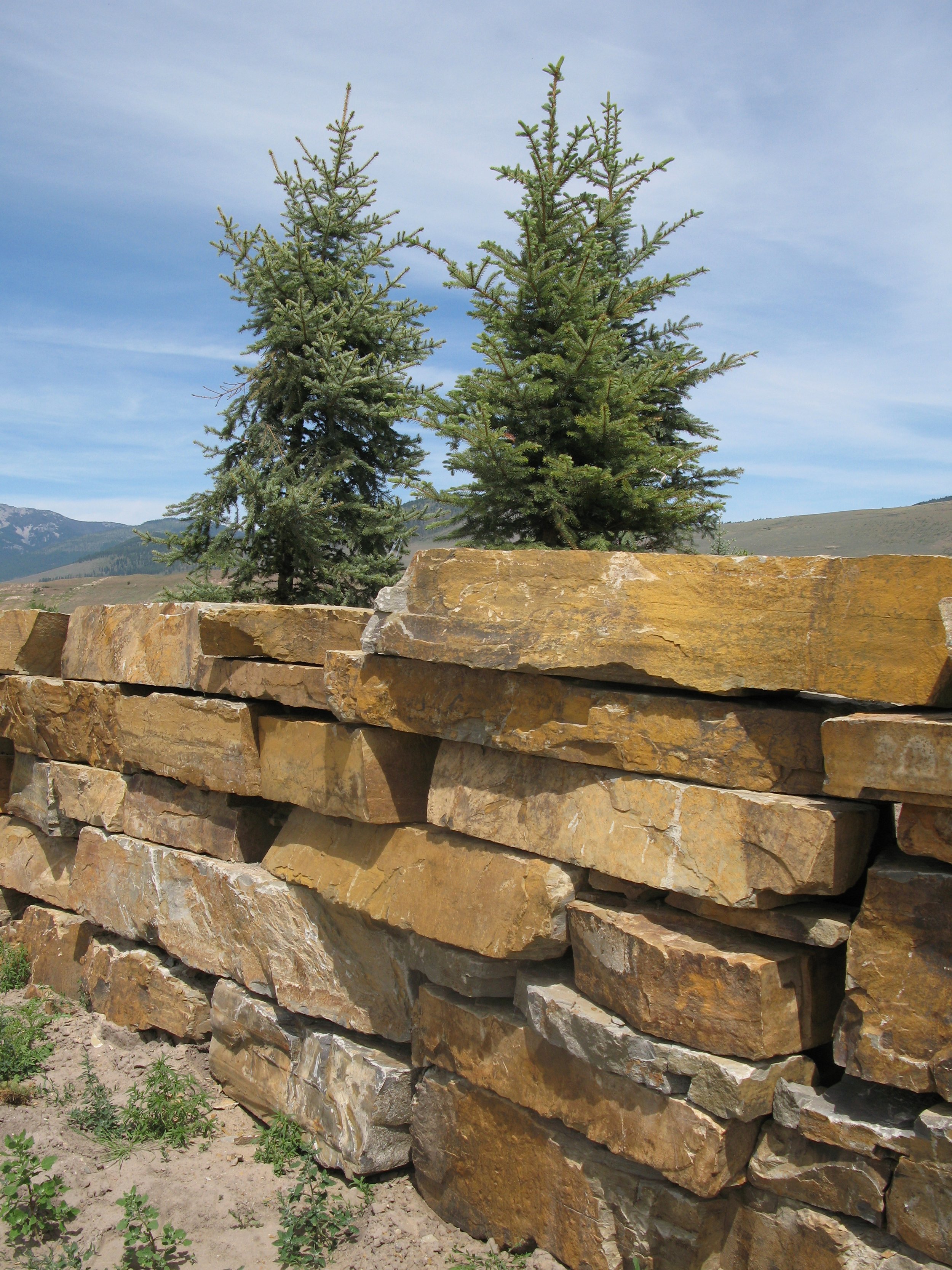 sage hills blocky boulders.JPG